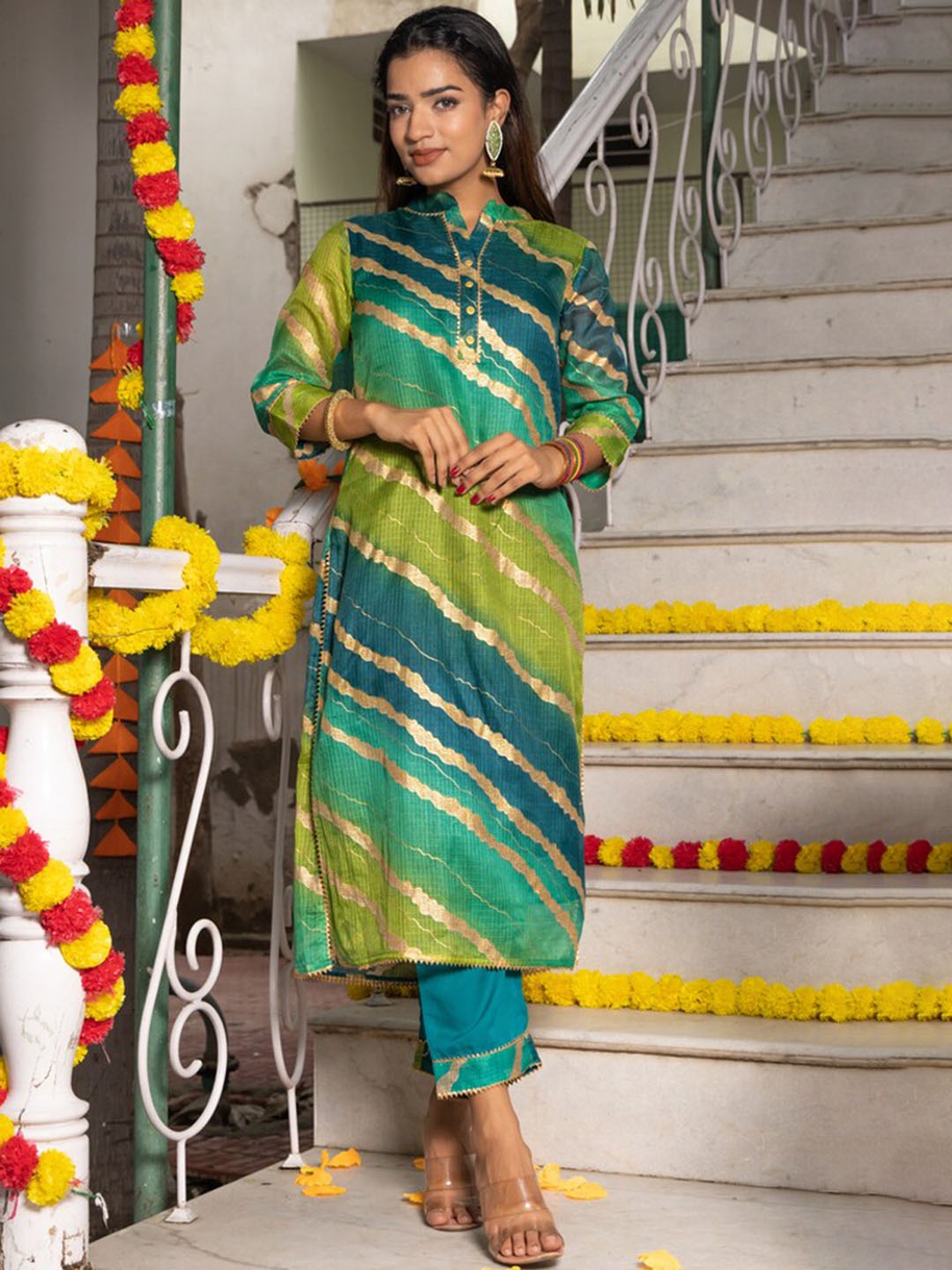 

Indi INSIDE Leheriya Printed Gotta Patti Straight Kurta With Trousers, Green