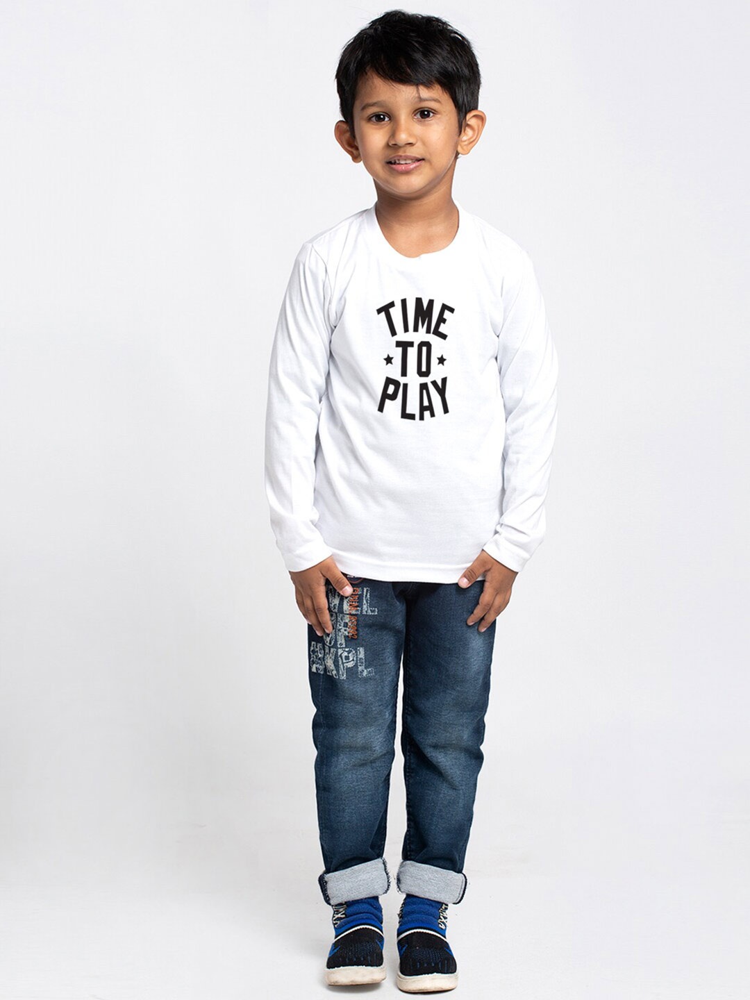 

Friskers Boys White Typography Printed Raw Edge T-shirt