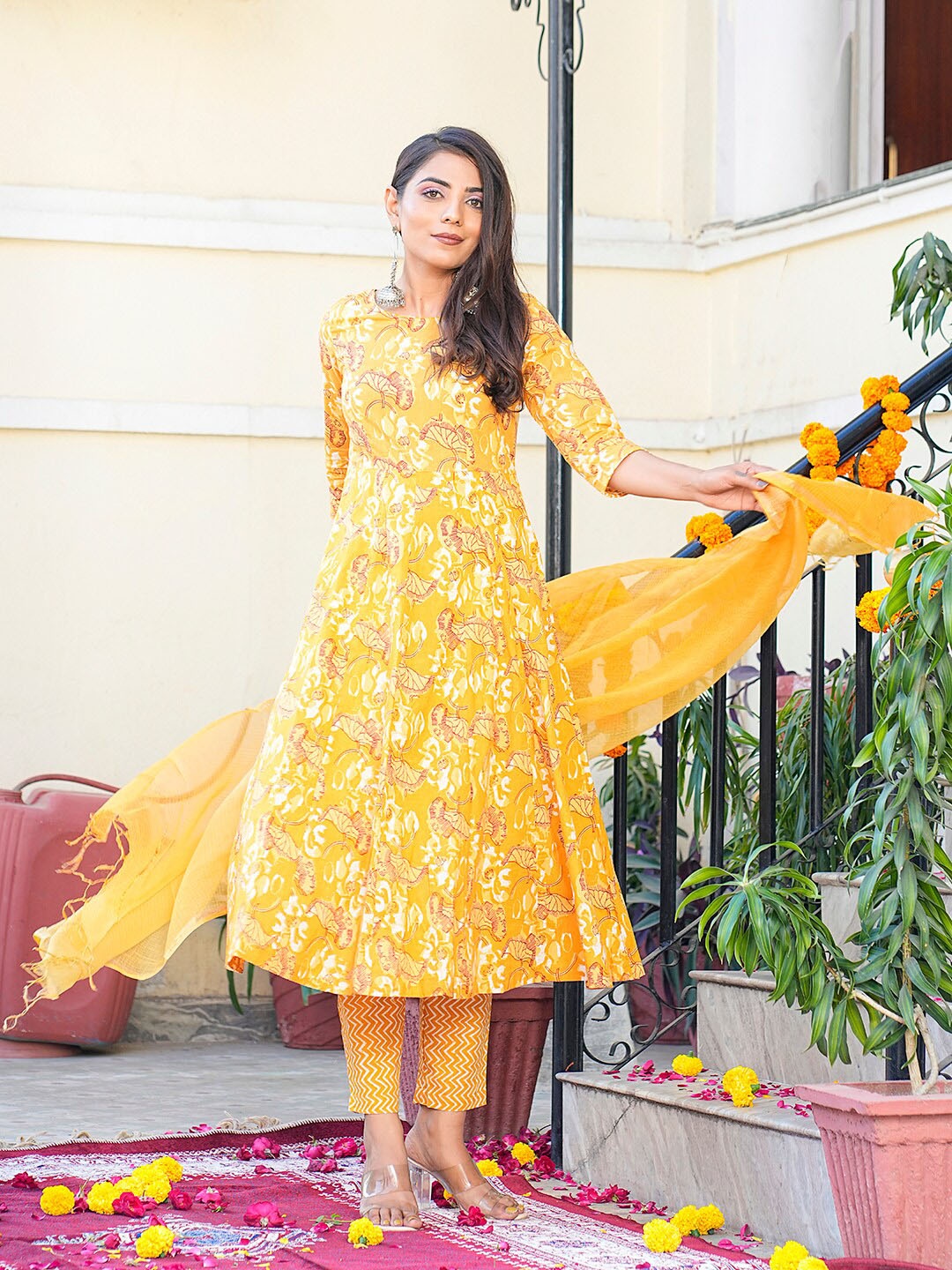 

GULAB CHAND TRENDS Floral Printed Pure Cotton A-Line Kurta With Trousers & Dupatta, Yellow