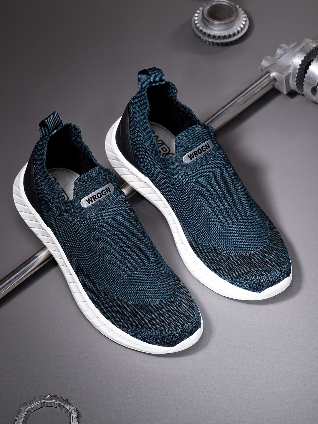 

WROGN Men Slip-On Sneakers, Teal
