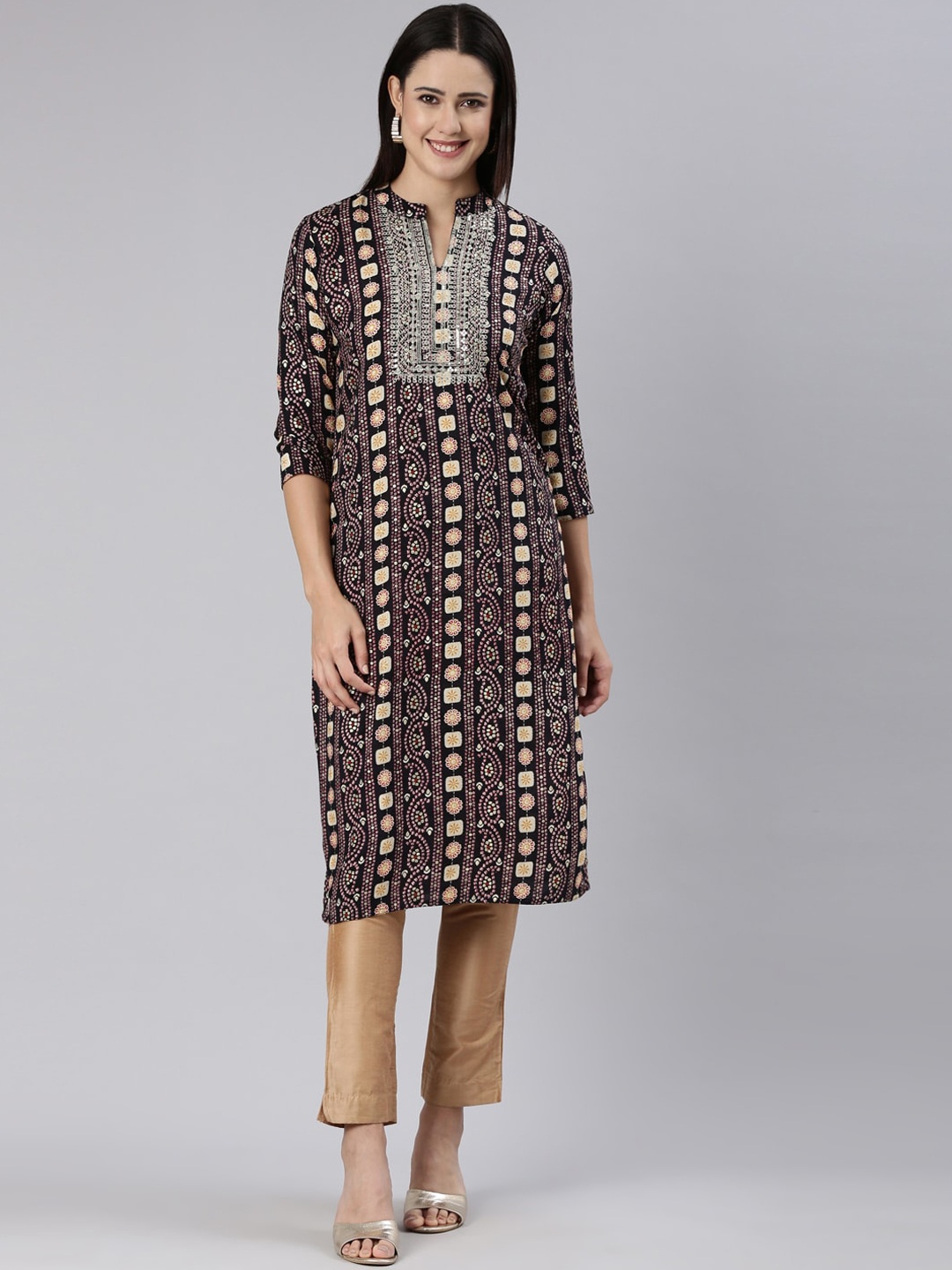 

Neerus Women Black Geometric Printed Thread Work Kurta