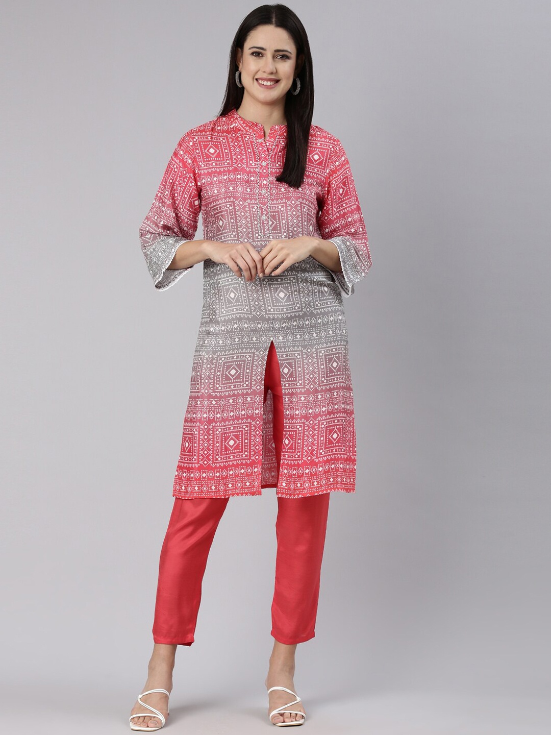 

Neerus Ethnic Motifs Printed Mandarin Collar Straight Kurta with Trousers, Red