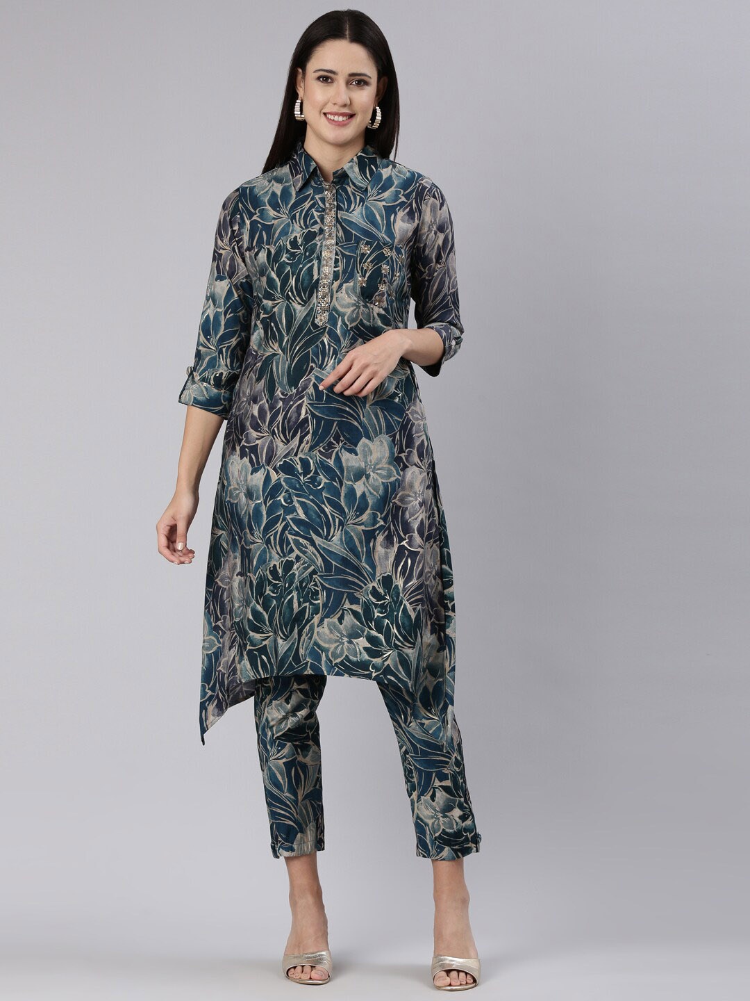 

Neerus Floral Printed Shirt Collar Sequinned Kurta with Trousers, Green