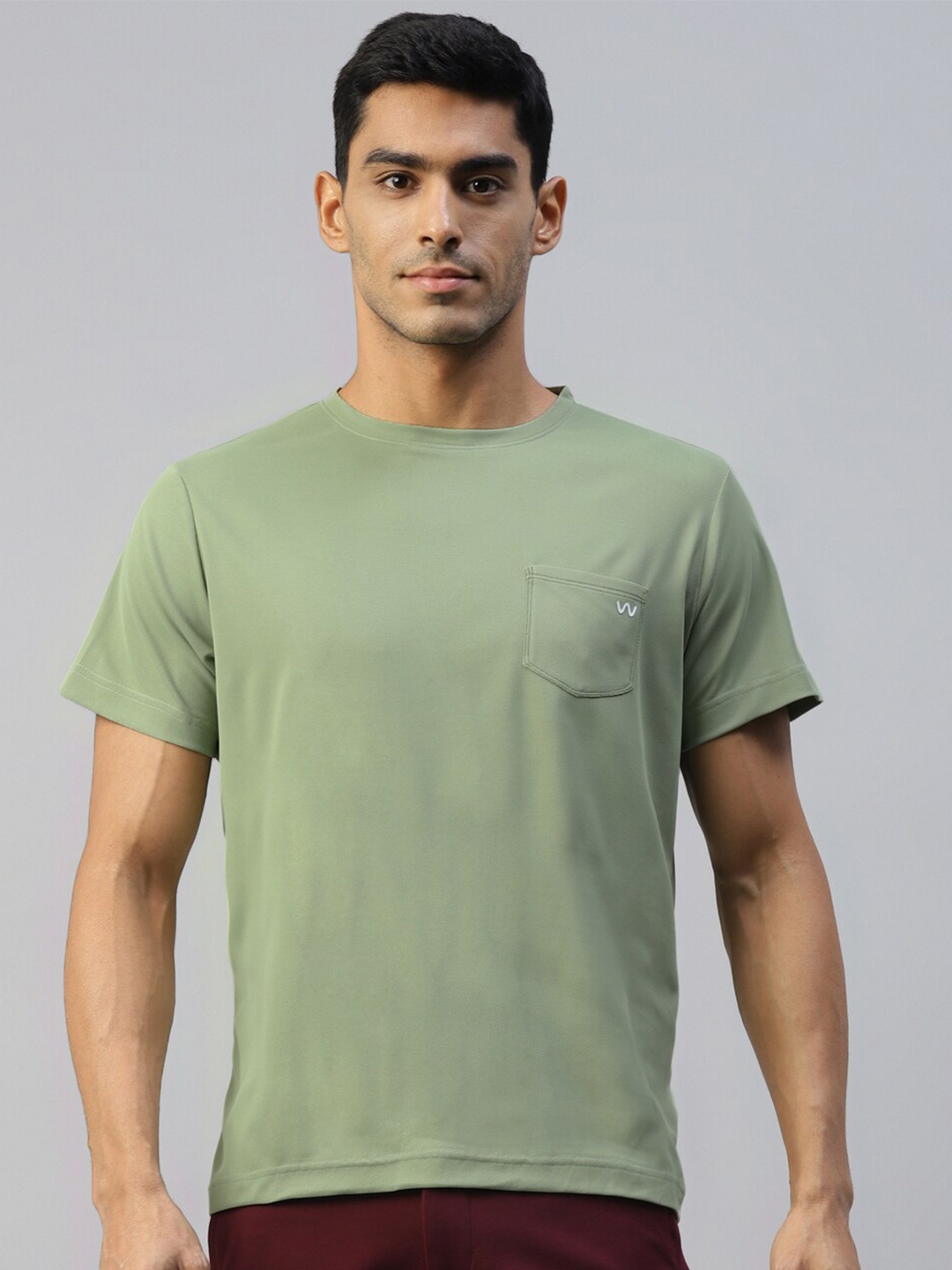 

Slowave Men Green Pockets Slim Fit T-shirt