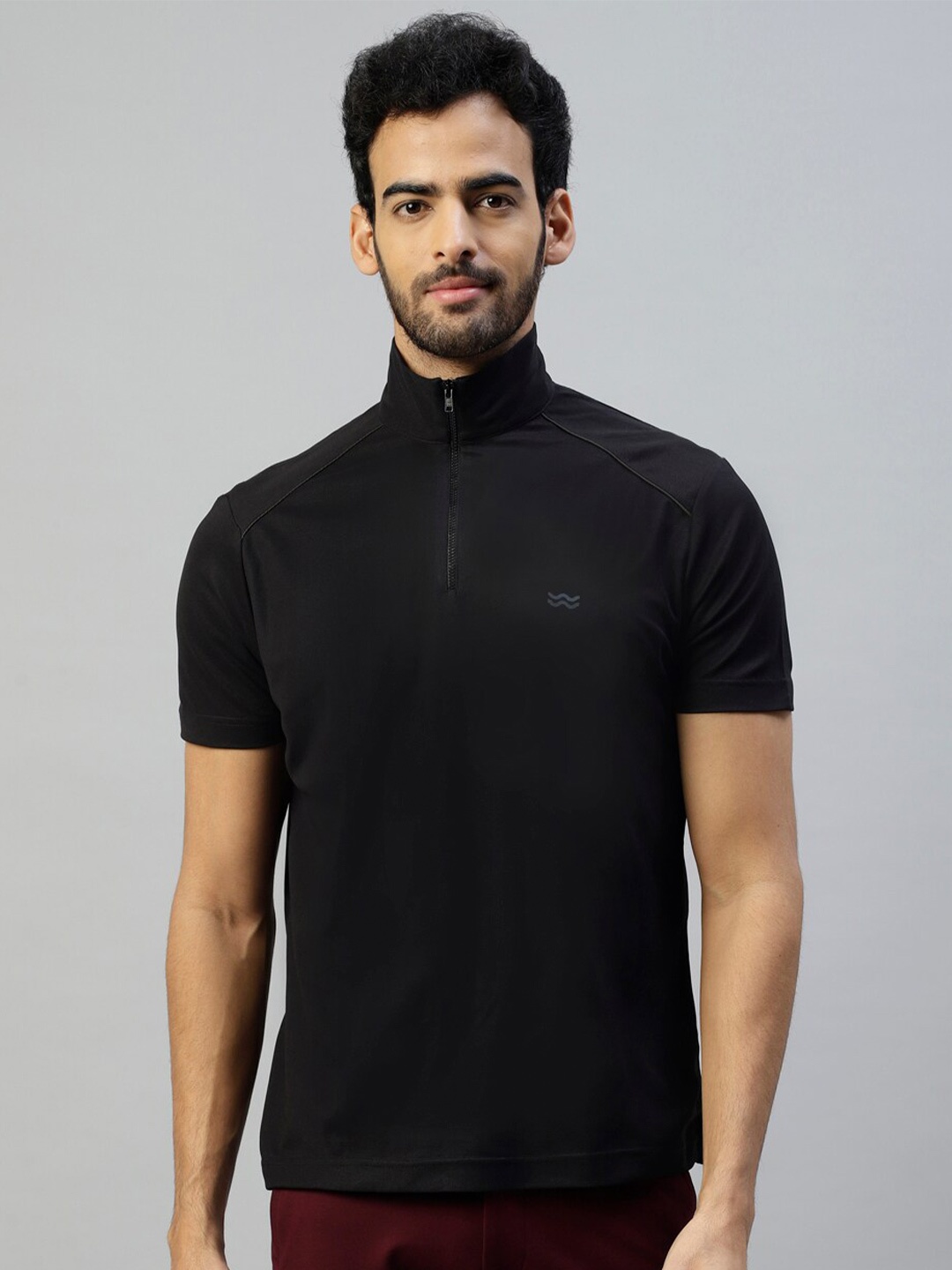 

Slowave Men Black Mandarin Collar Slim Fit T-shirt