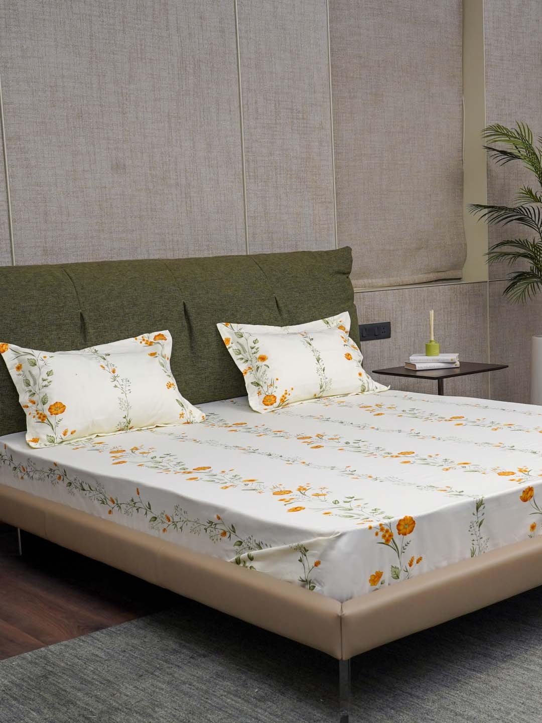 

URBAN SPACE White & Yellow Floral Cotton 200 TC King Bedsheet With 2 Pillow Covers