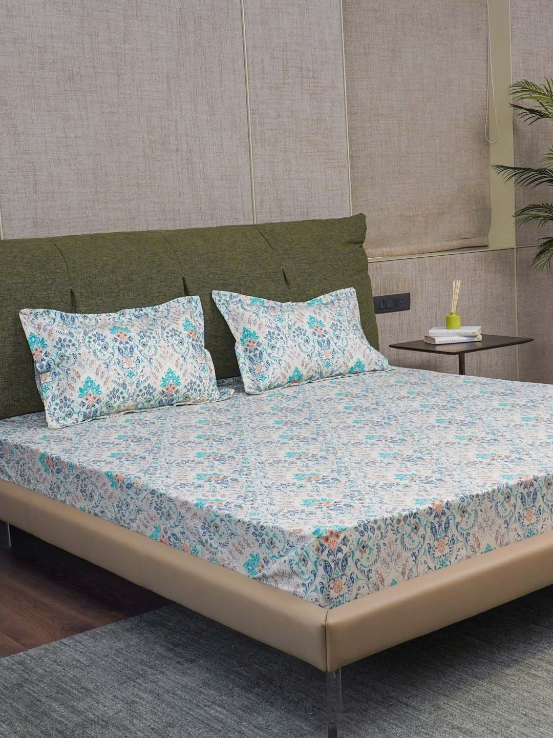 

URBAN SPACE Mughal Garden White & Green Pure Cotton 200 TC King Bedsheet & 2 Pillow Covers
