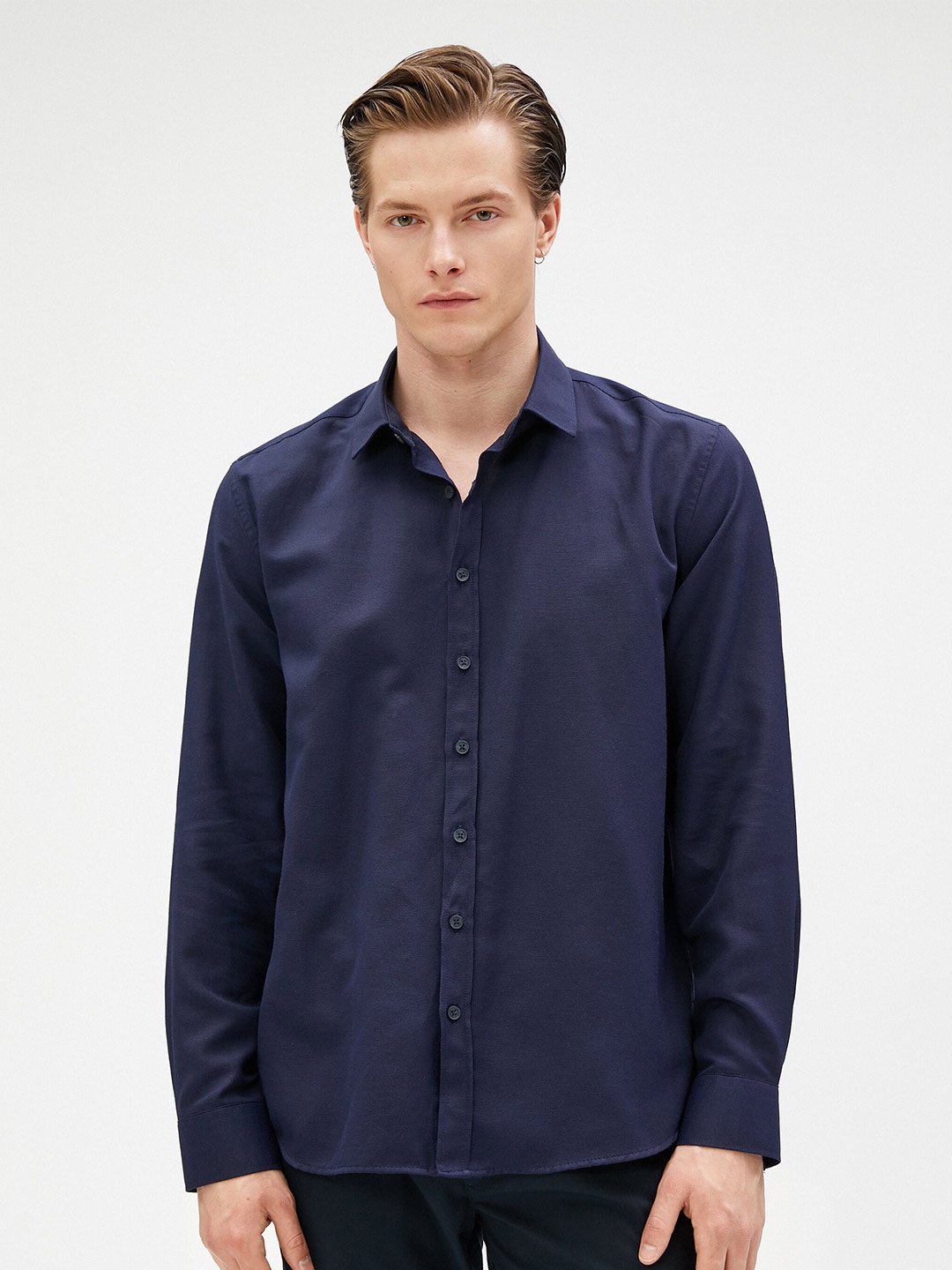 

Koton Men Opaque Casual Shirt, Na