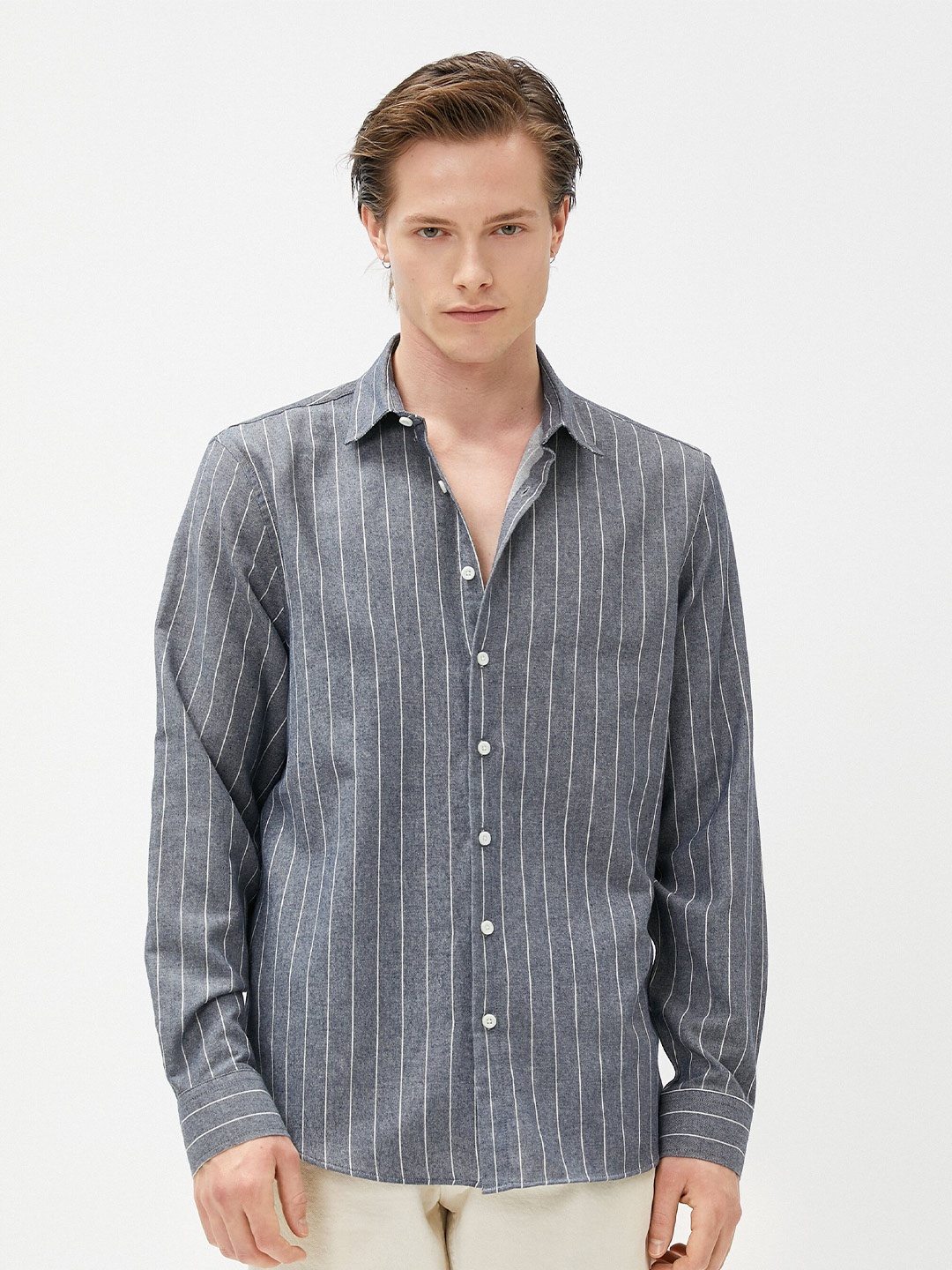 

Koton Men Opaque Striped Casual Shirt, Na