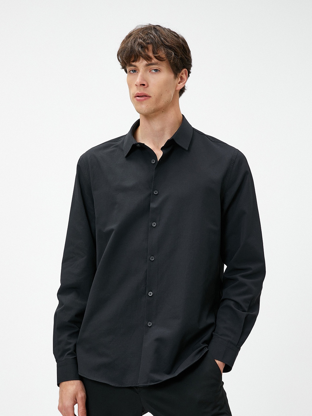 

Koton Men Opaque Casual Shirt, Na