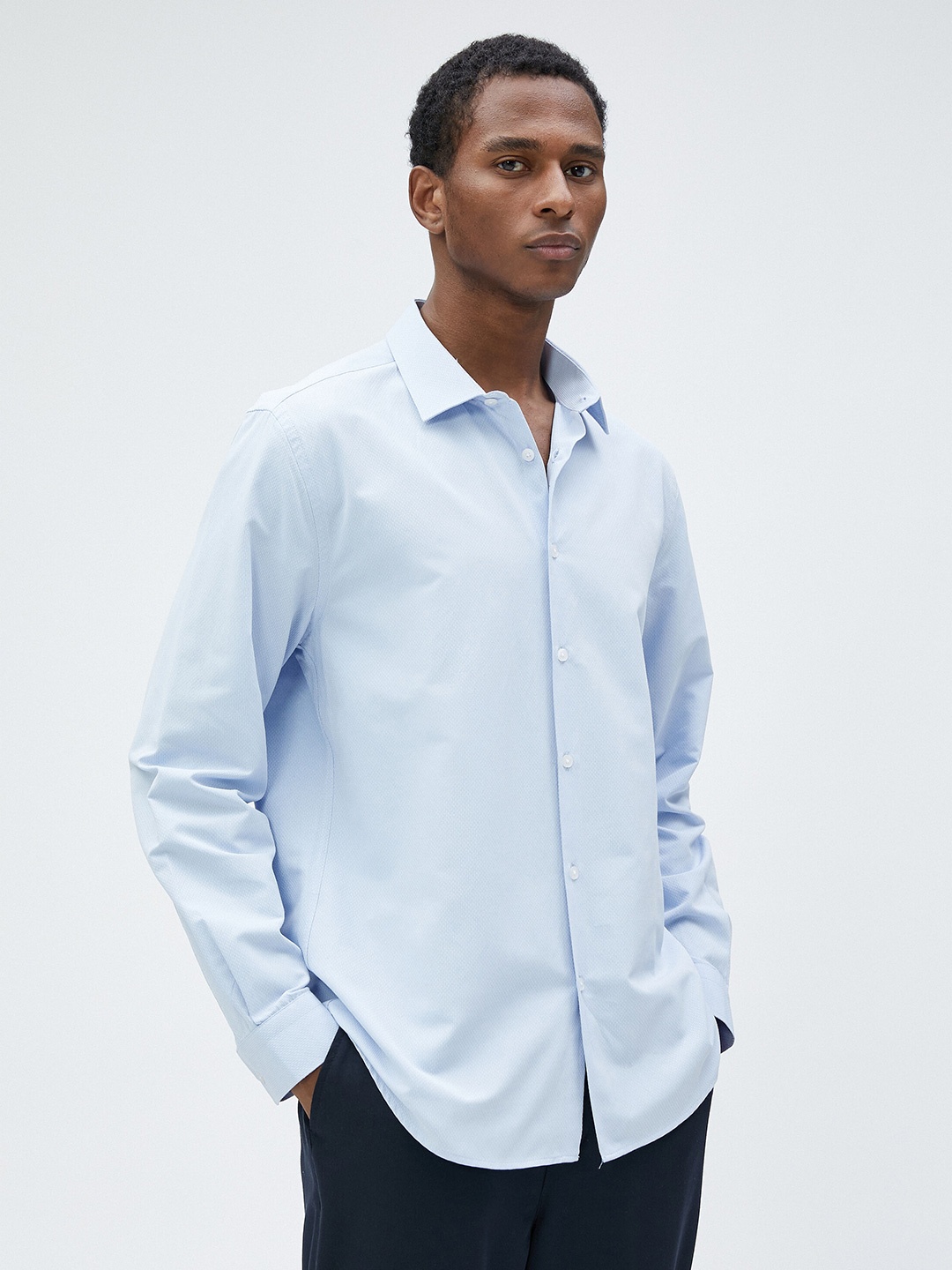 

Koton Men Opaque Casual Shirt, Na
