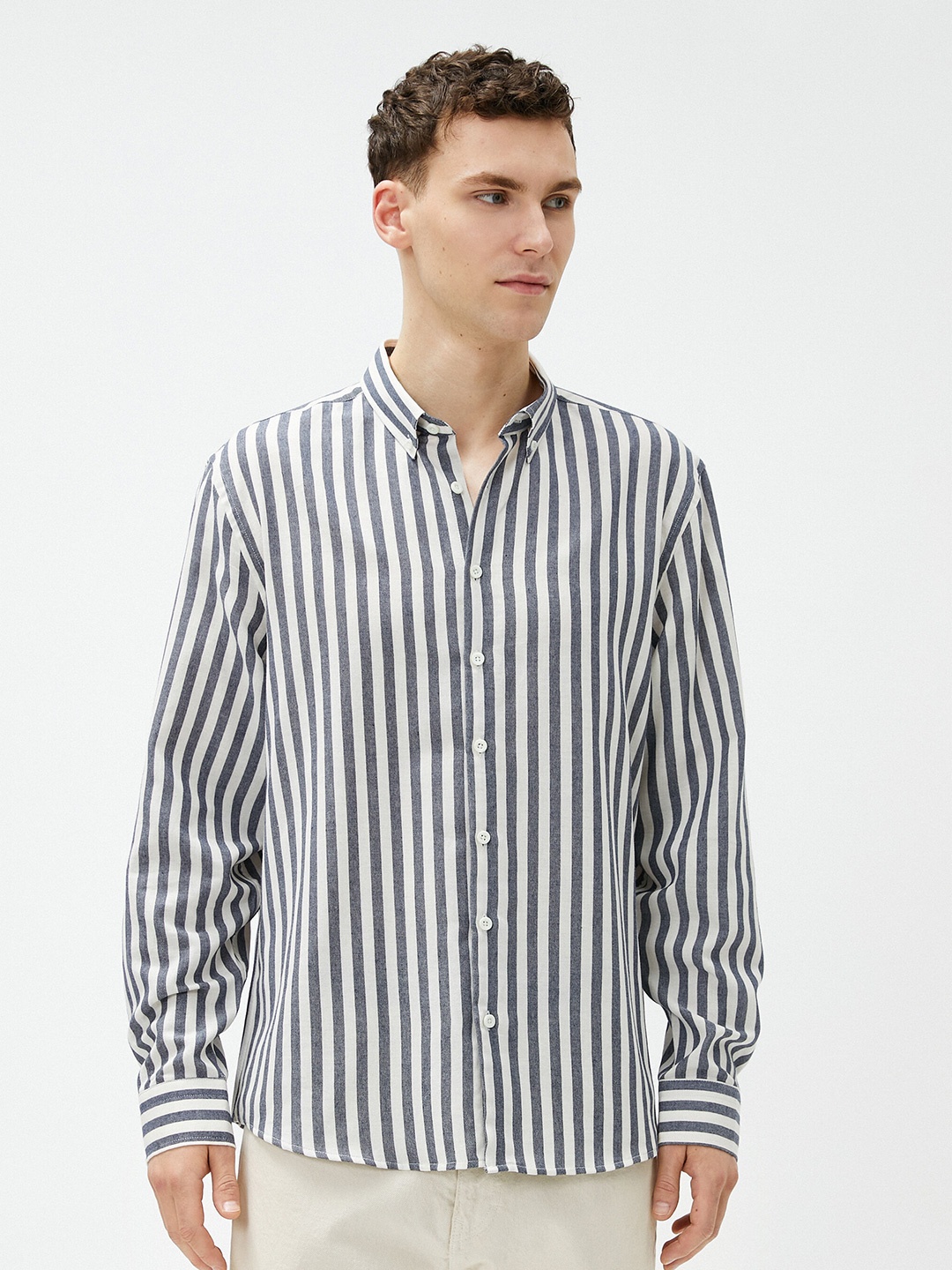 

Koton Men Opaque Striped Casual Shirt, Na