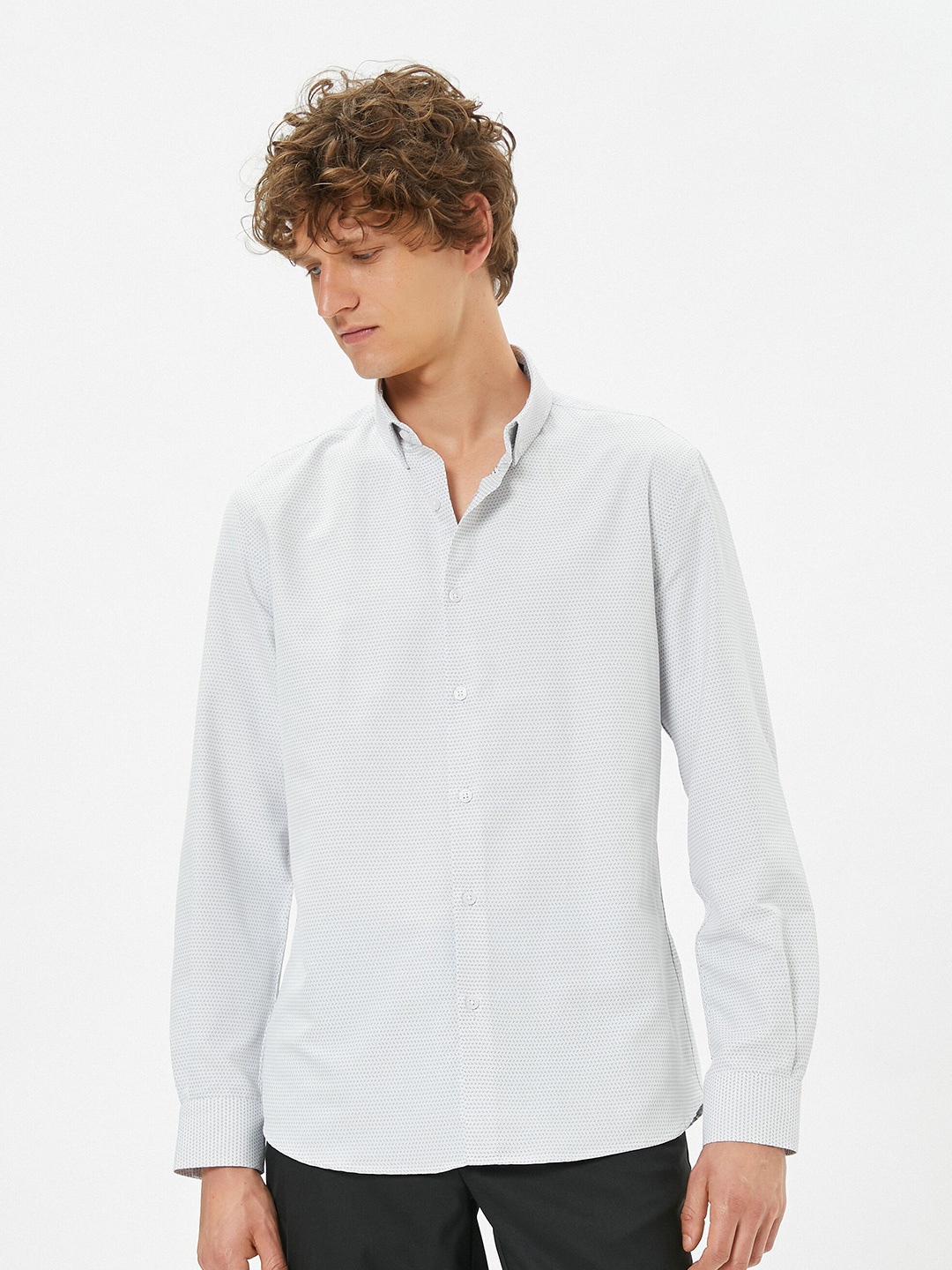 

Koton Men Opaque Casual Shirt, Na