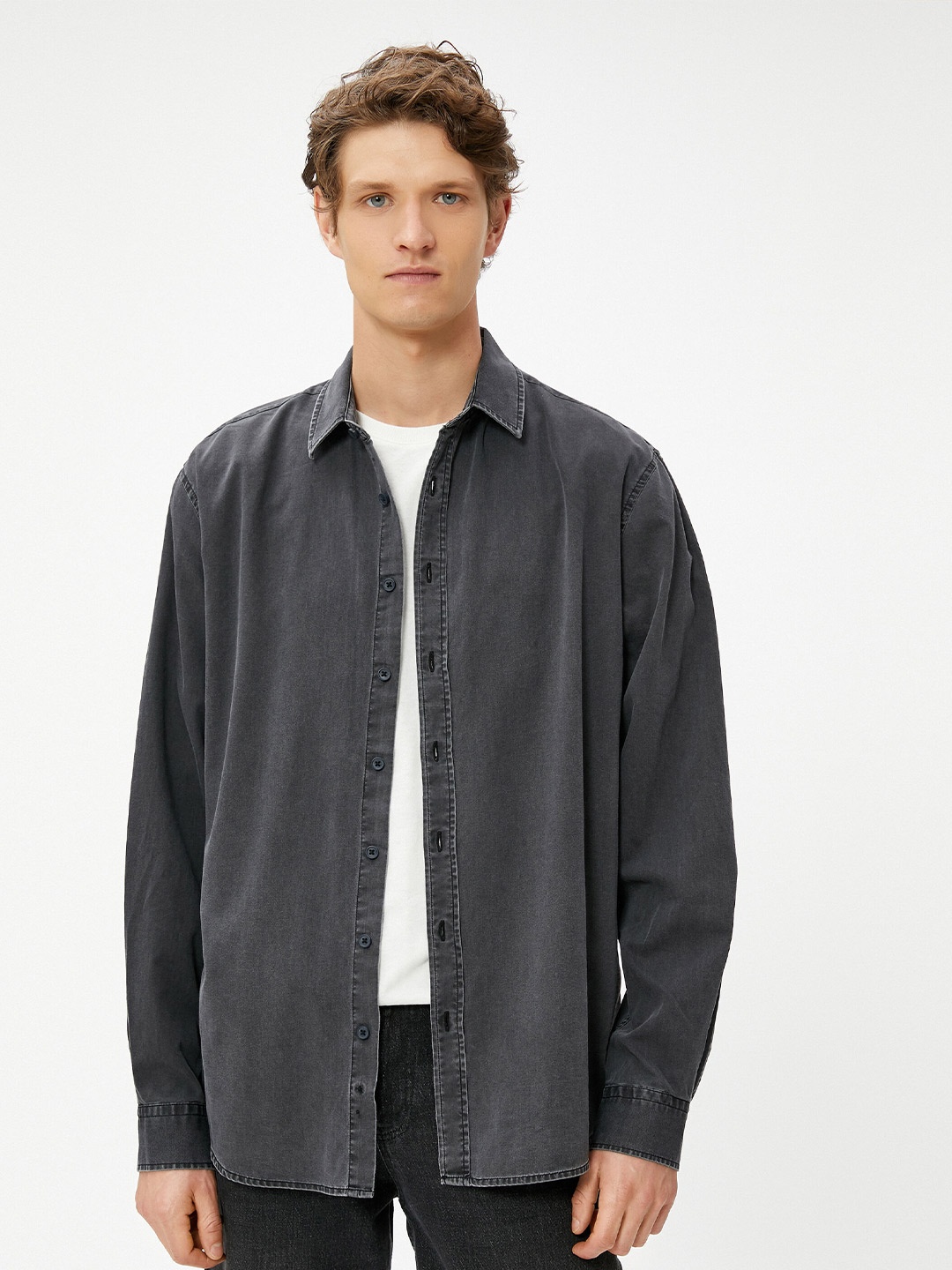 

Koton Men Opaque Casual Shirt, Na