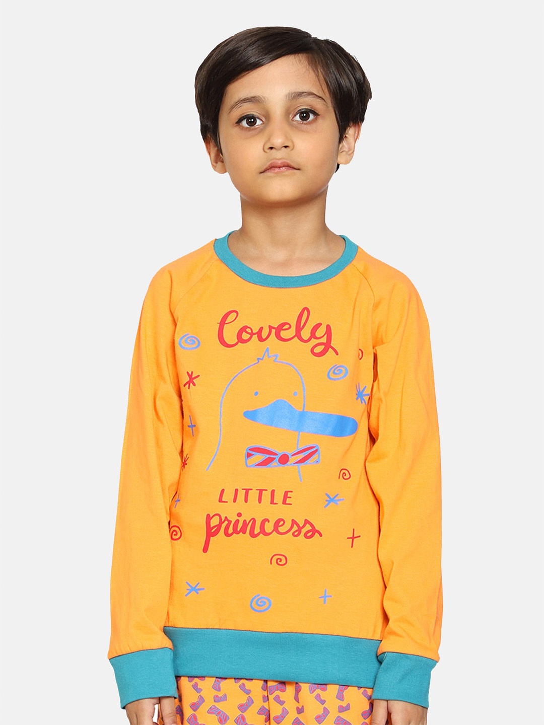 

KiddoPanti Girls Orange Printed Applique T-shirt