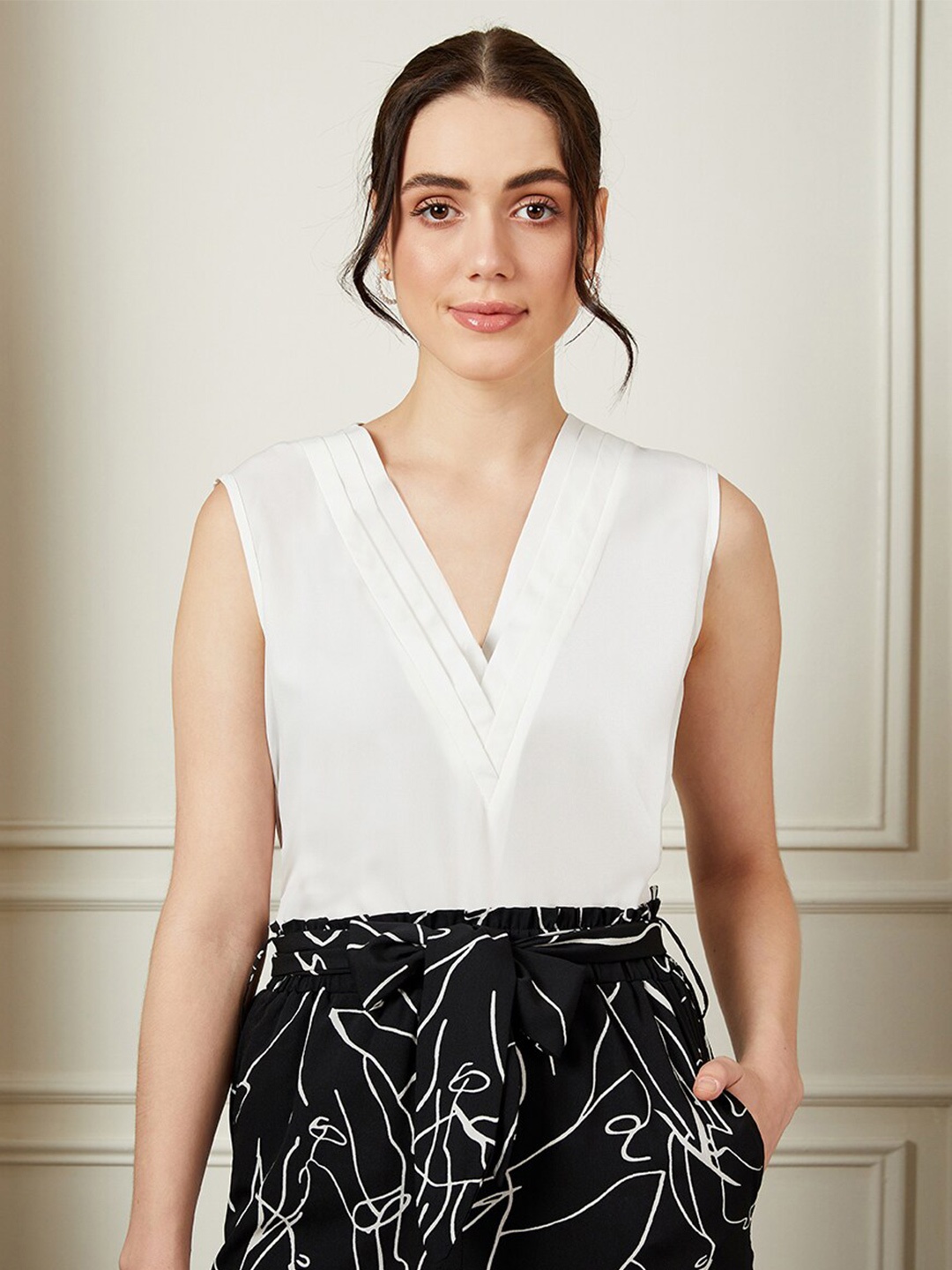 

Berrylush BIZwear White Top
