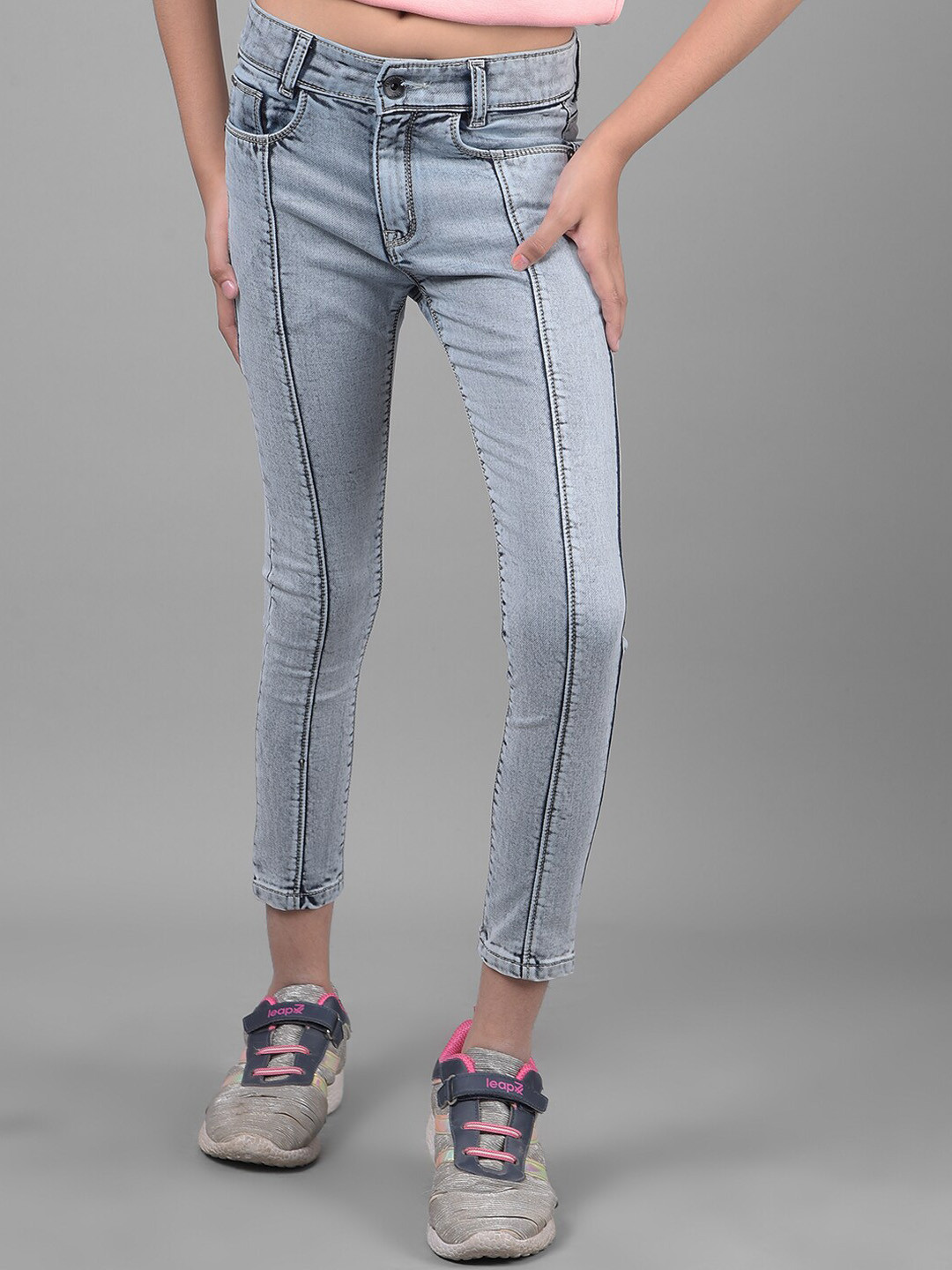 

Crimsoune Club Girls Grey Skinny Fit Heavy Fade Stretchable Jeans