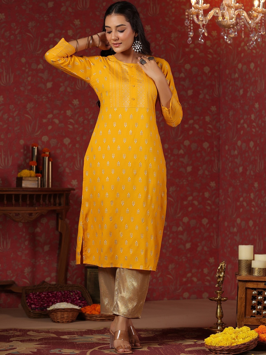 

Ishin Ethnic Motifs Foil Printed Straight Kurta, Mustard