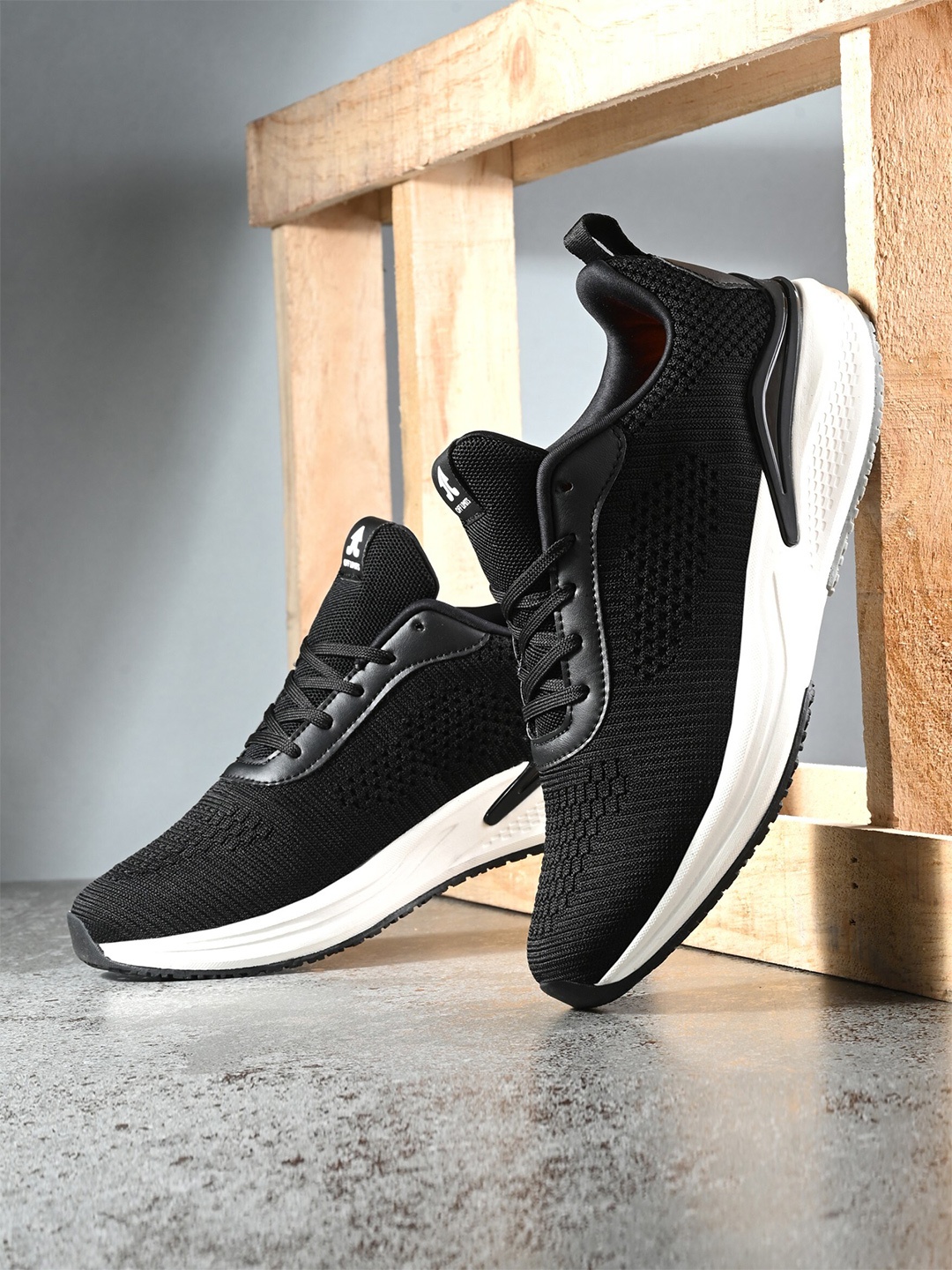 

OFF LIMITS Men Mesh Running Shoes, Black