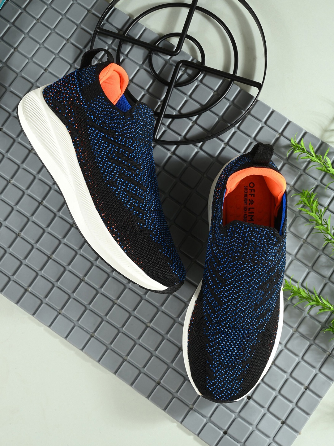 

OFF LIMITS Men Mesh Walking Shoes, Black