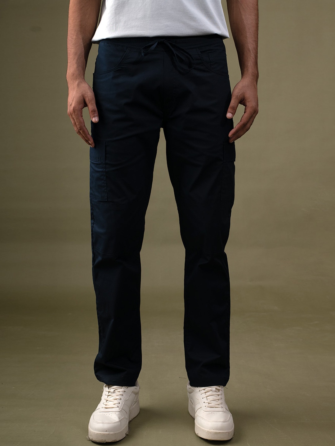 

Beyours Men Regular Fit Mid-Rise Easy Wash Cargos, Navy blue