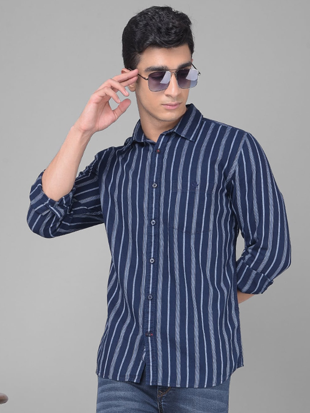 

Crimsoune Club Slim Fit Vertical Striped Pure Cotton Casual Shirt, Navy blue