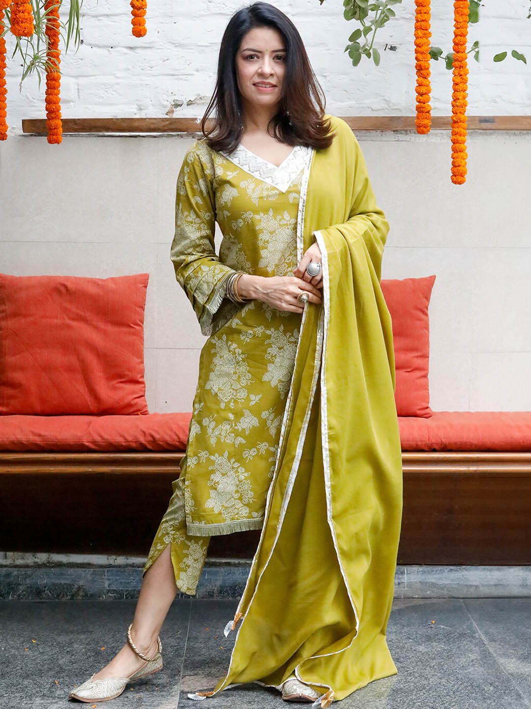 

FABNEST Floral Printed Sequinned Pure Cotton Kurta with Trousers & Dupatta, Green