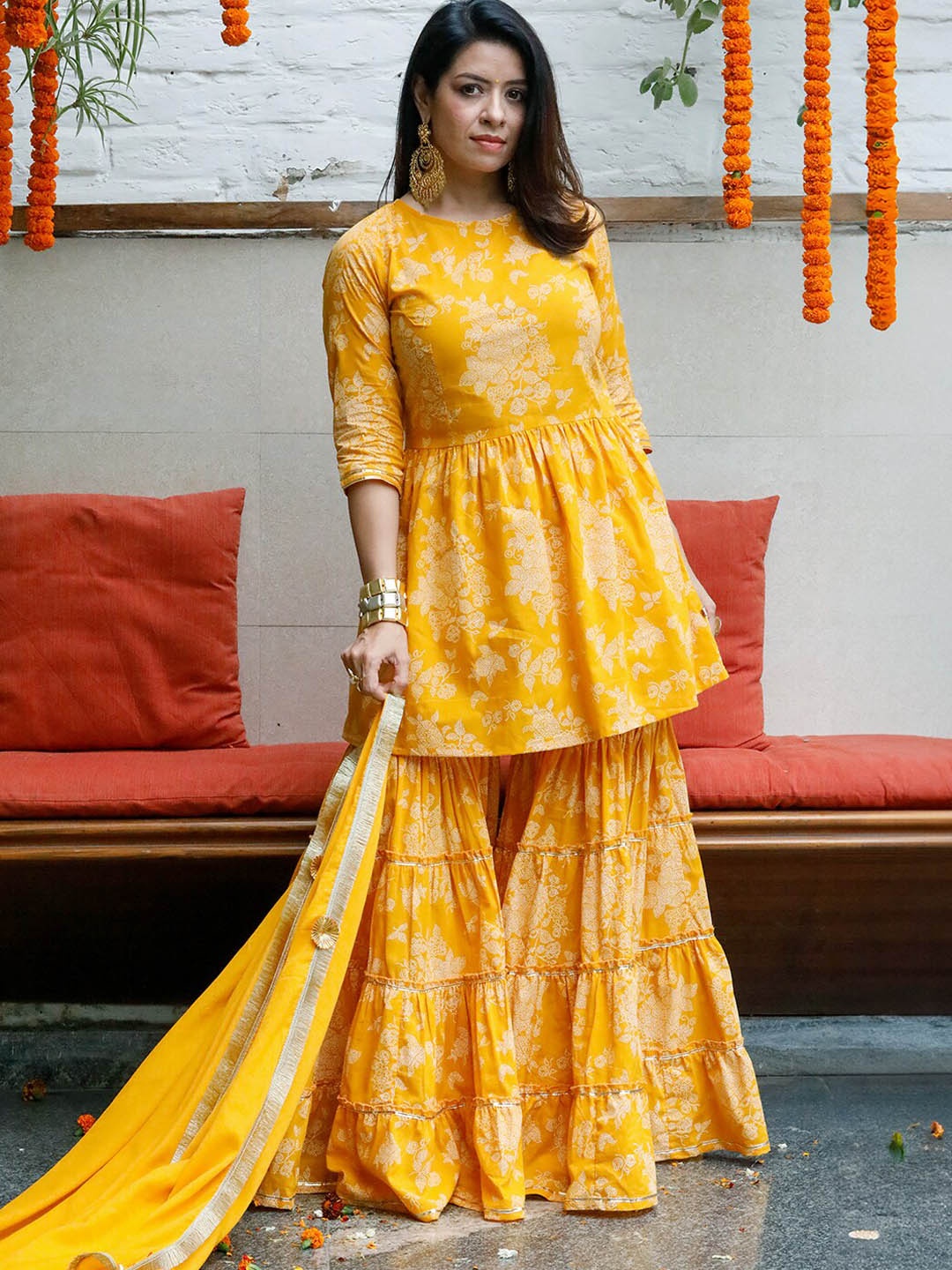

FABNEST Floral Printed Pure Cotton Kurti & Sharara With Dupatta, Yellow