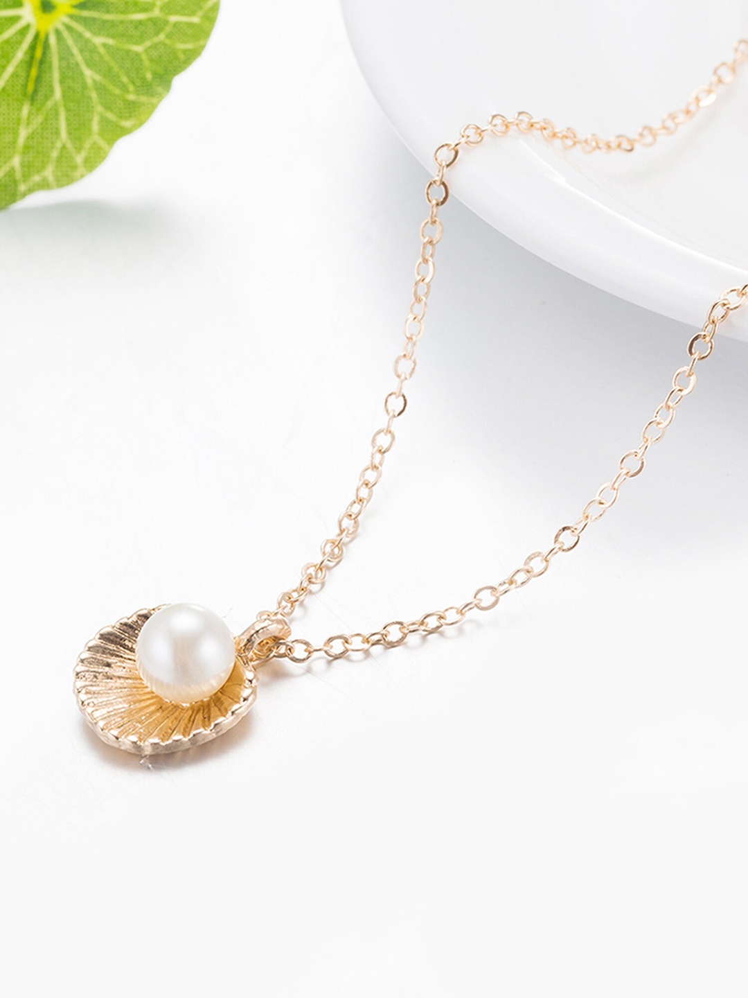 

Yellow Chimes Pearl On Shell Rose Gold Fancy Party Wear Pendant, White