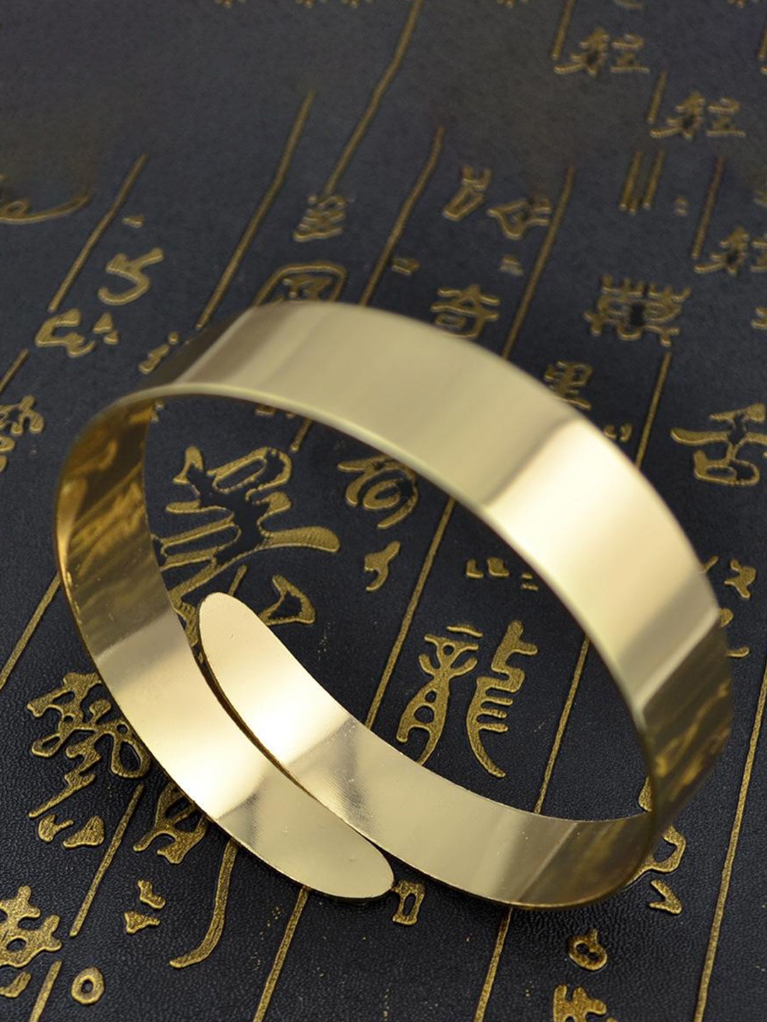 

Lyla Women Cuff Bracelet, Gold