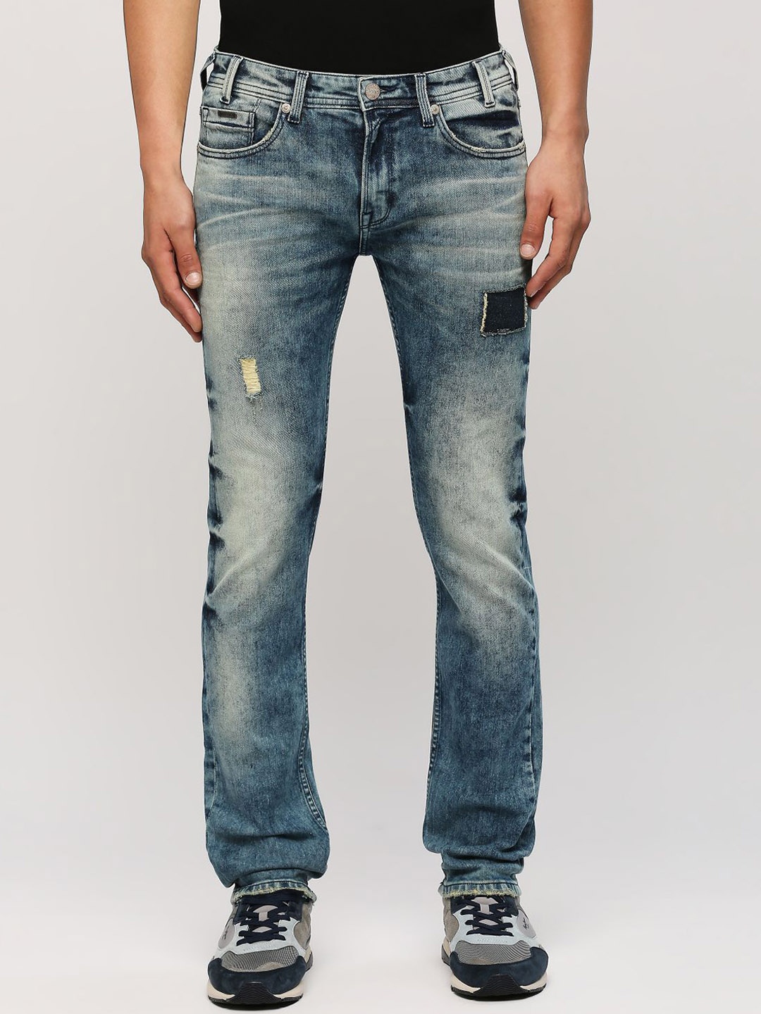 

Pepe Jeans Men Blue Slim Fit Low Distress Heavy Fade Stretchable Jeans