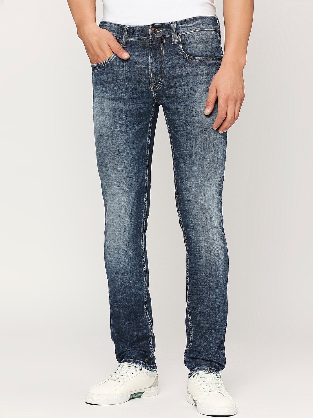 

Pepe Jeans Men Blue Slim Fit Heavy Fade Stretchable Jeans
