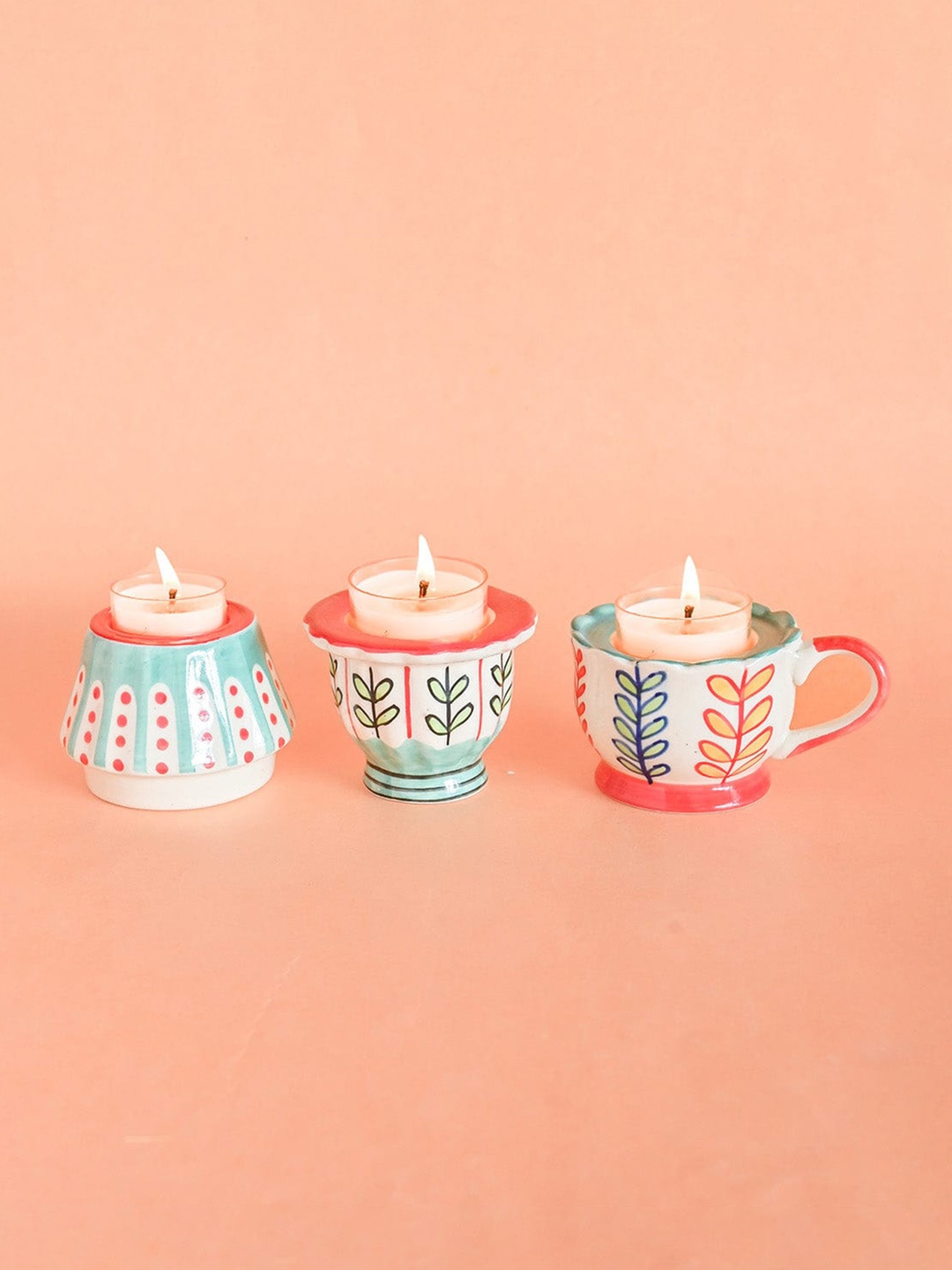 

The Wishing Chair Red & White 3-Pieces Jewel Hand Painted Tealight Candle Holders