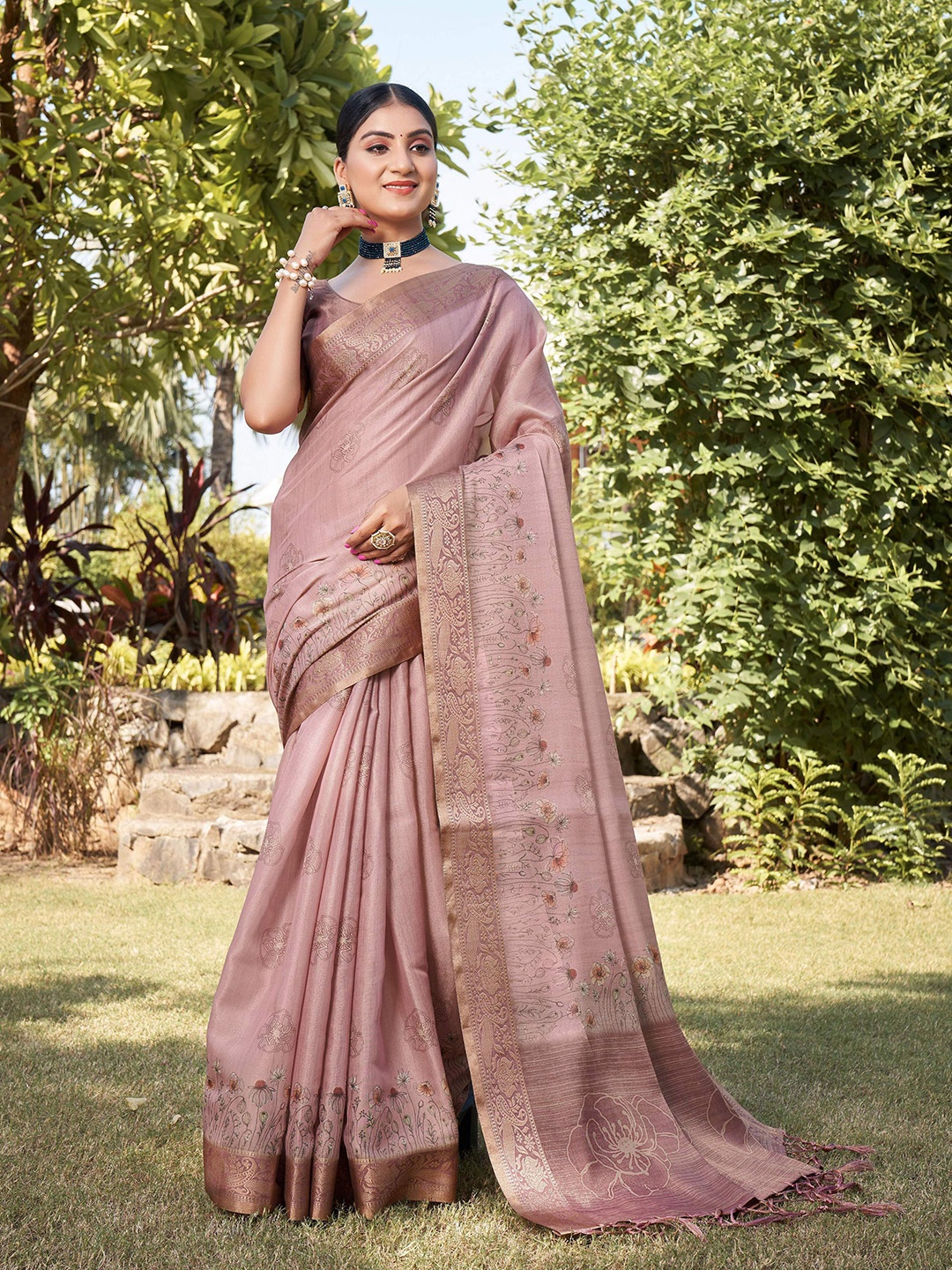 

Mitera Pink & Gold-Toned Floral Printed Zari Silk Cotton Banarasi Saree