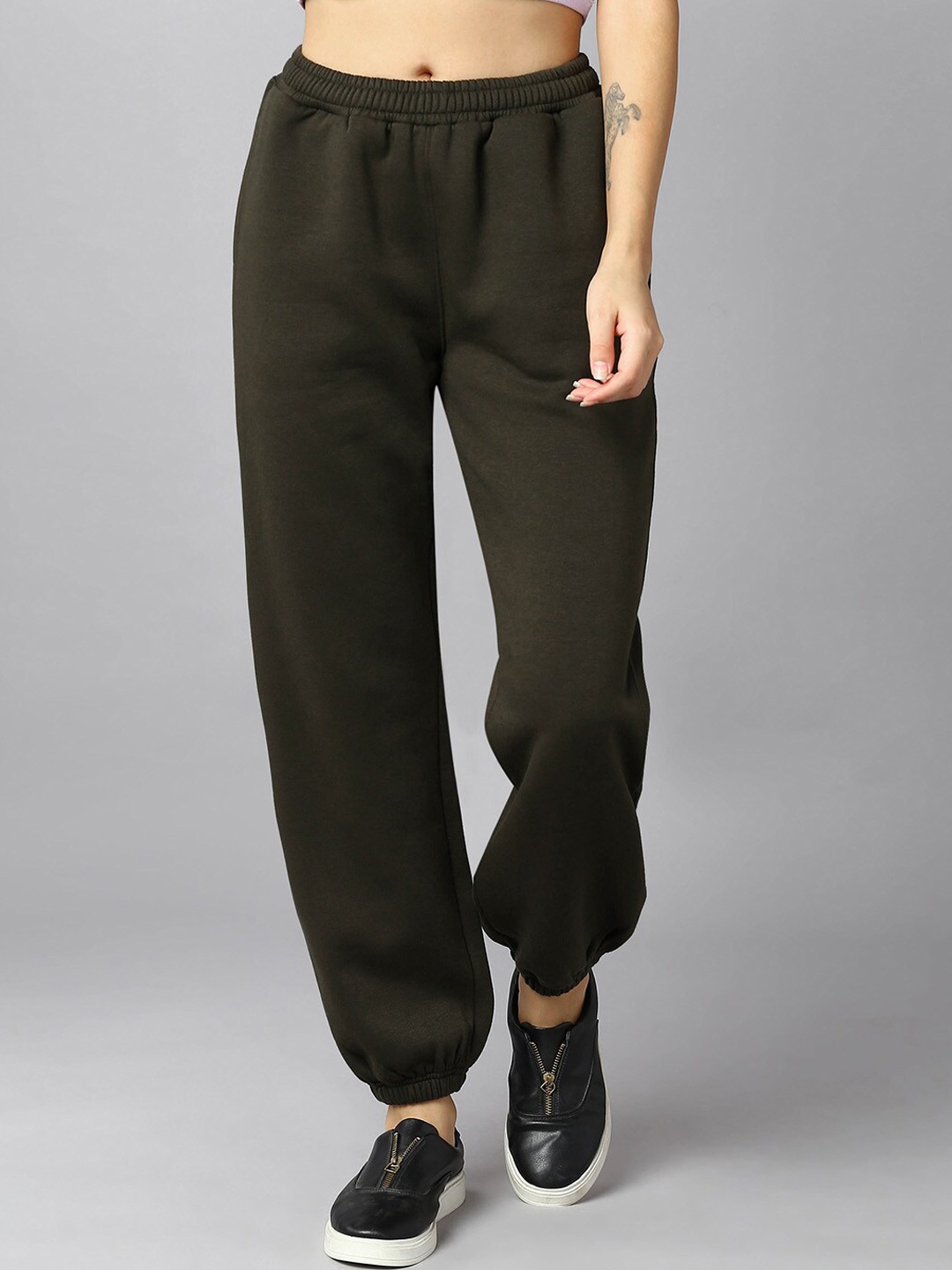

The Roadster Lifestyle Co. Women Olive Mid Rise Joggers