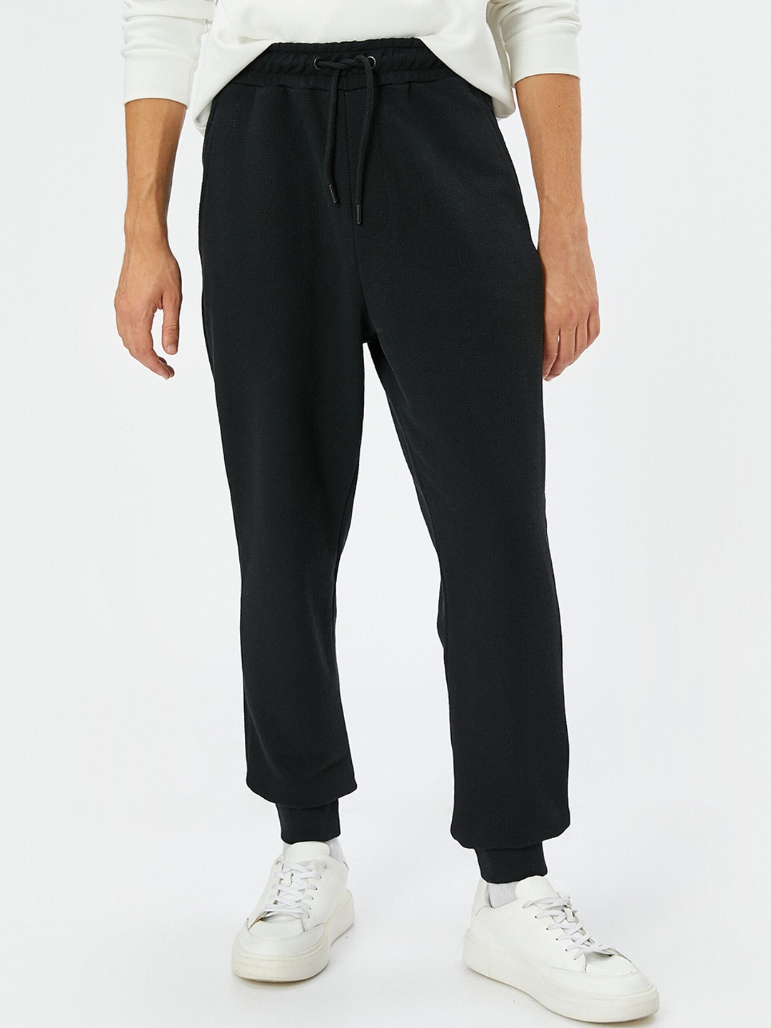

Koton Men Mid-Rise Jogger, Black