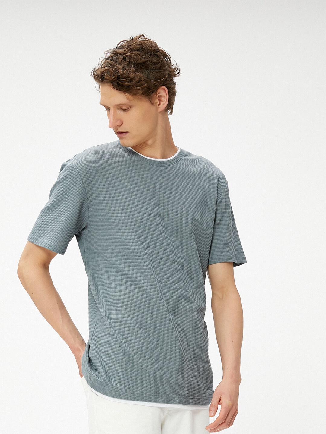 

Koton Men V-Neck Pockets T-shirt, Na