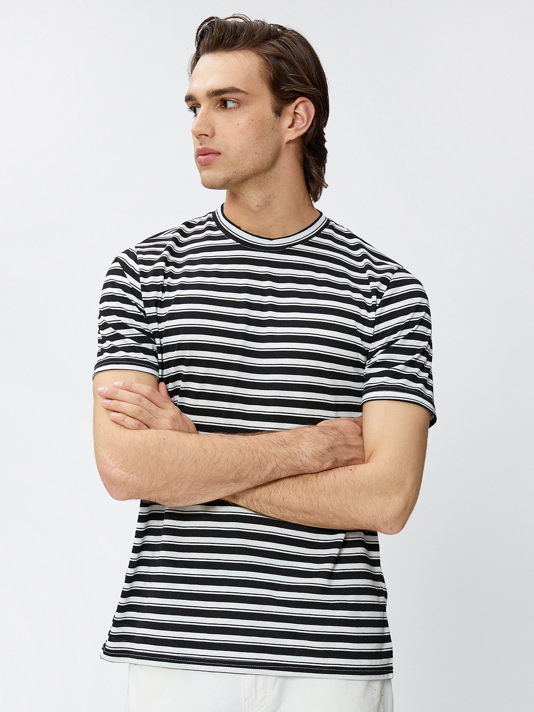 

Koton Men Striped V-Neck Monochrome Pockets T-shirt, Na