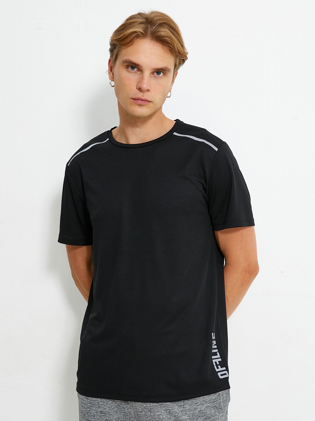 

Koton Men Pockets T-shirt, Na