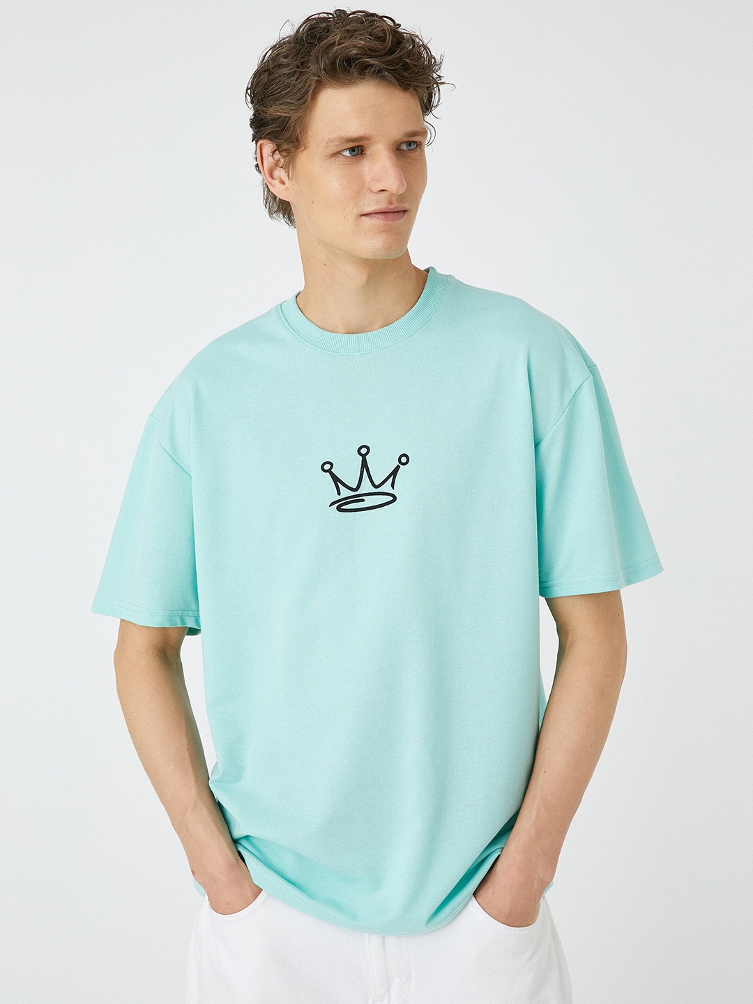 

Koton Men Typography Printed Applique T-shirt, Na