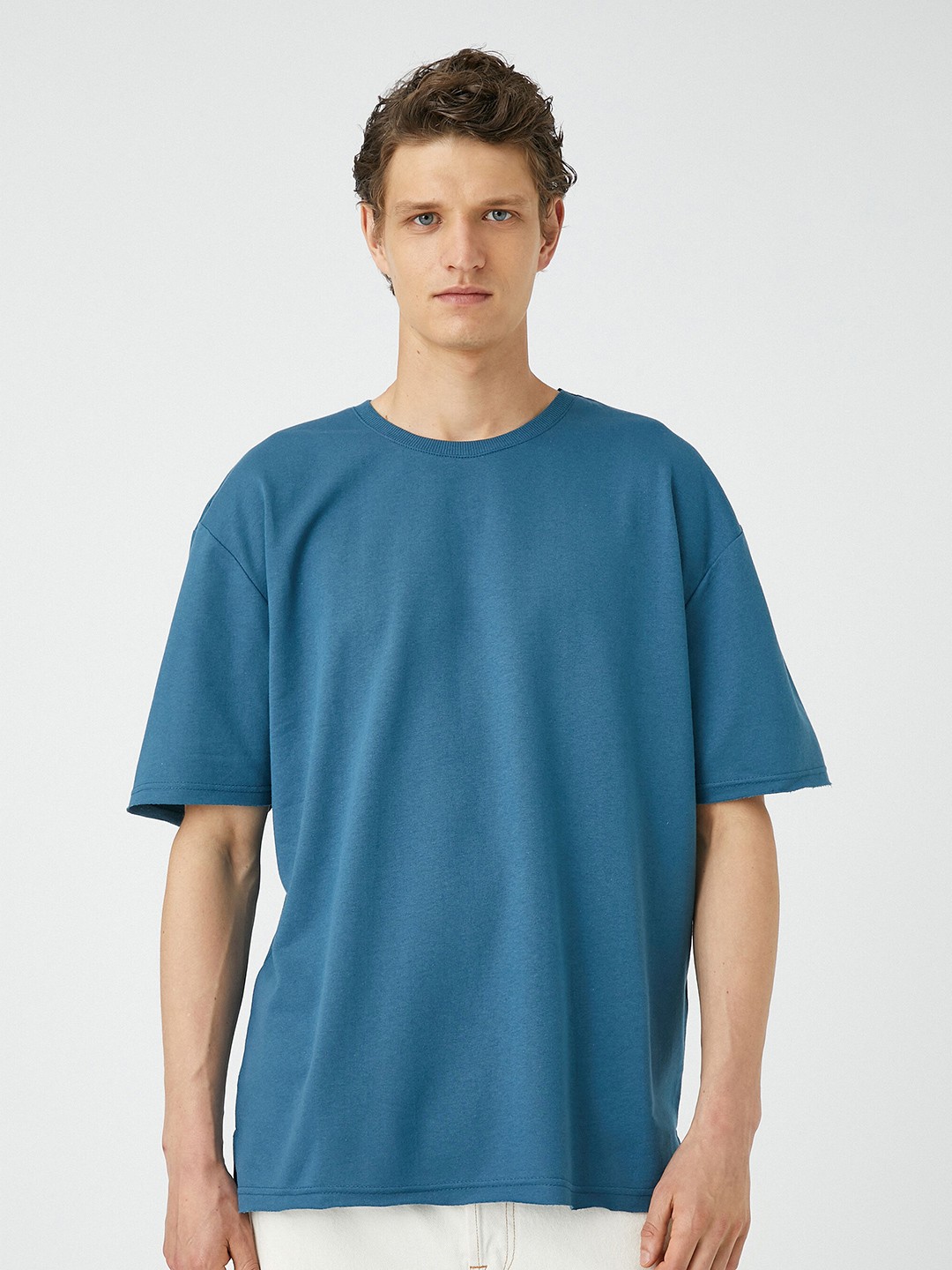 

Koton Men Extended Sleeves Pockets T-shirt, Na