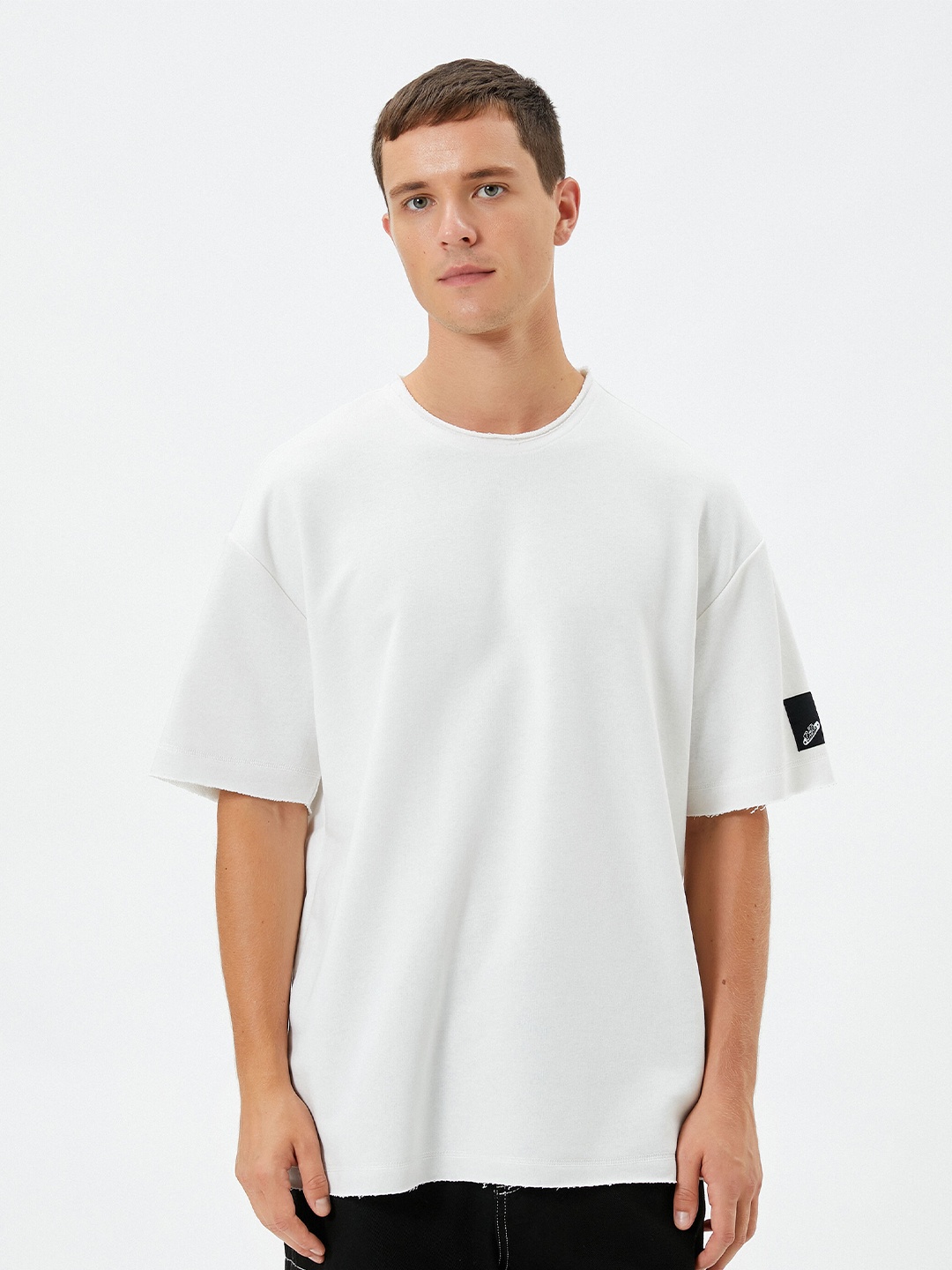 

Koton Men V-Neck Drop-Shoulder Sleeves Pockets T-shirt, Na