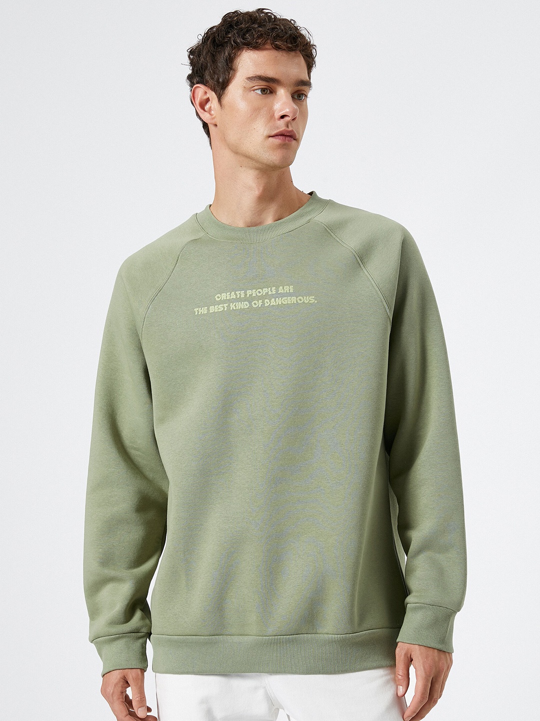 

Koton Men Sweatshirt, Na