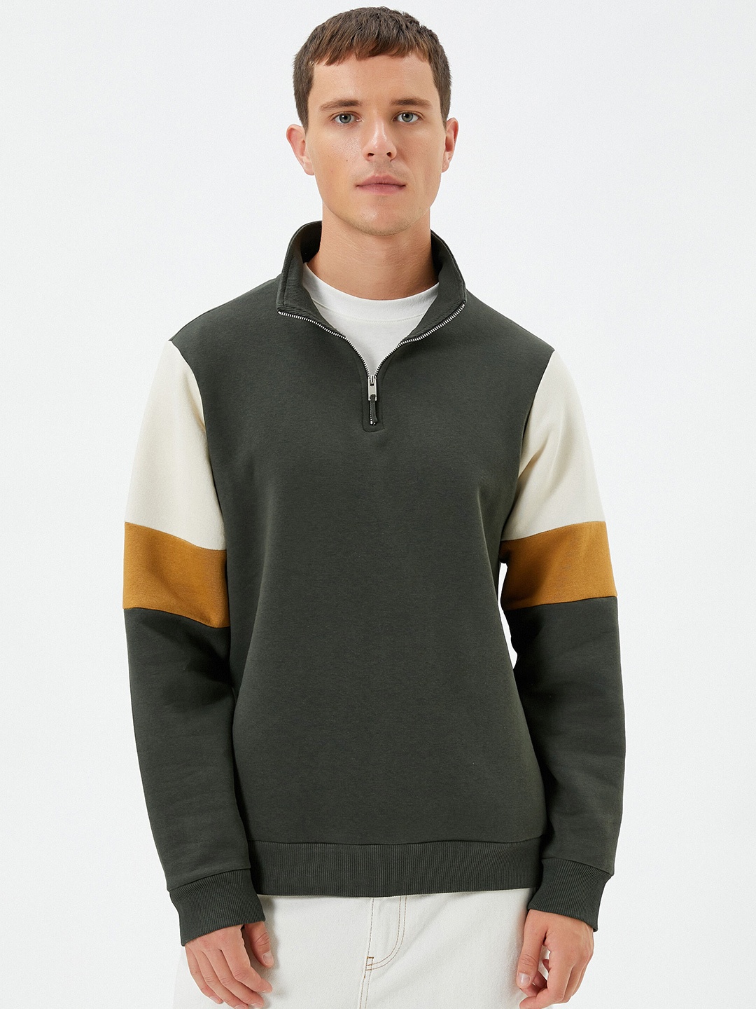 

Koton Men Sweatshirt, Na