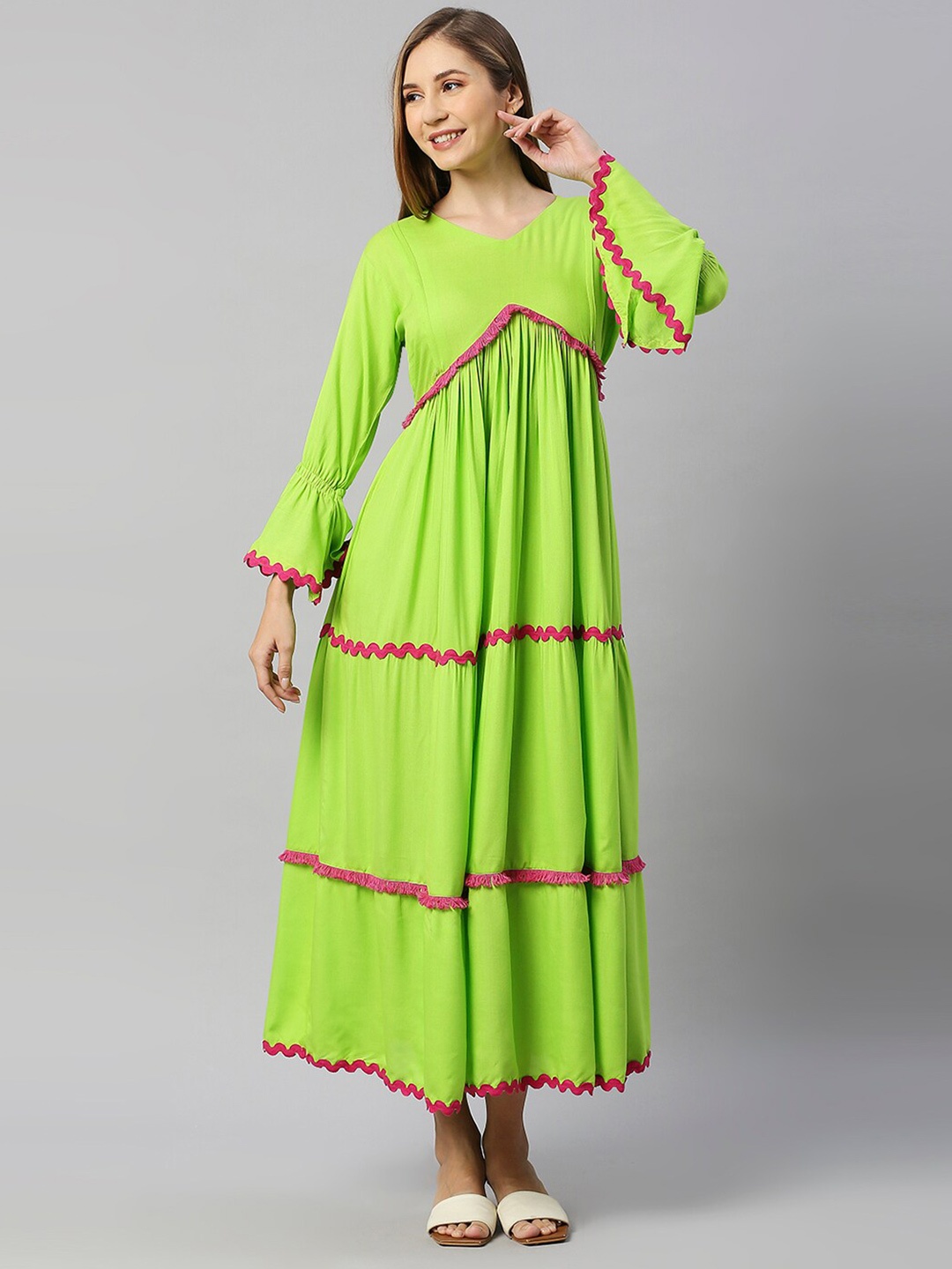 

Aanyor Green Bell Sleeve Maternity Maxi Dress