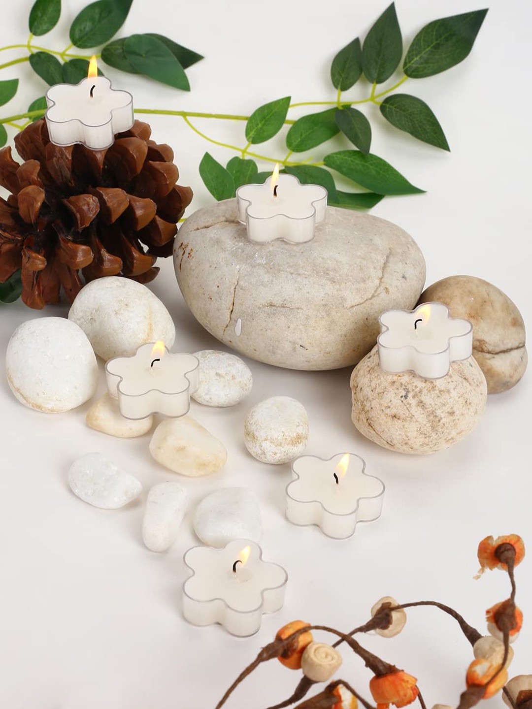 

Parkash Candles White 6 Pieces Scented Tealight Candles