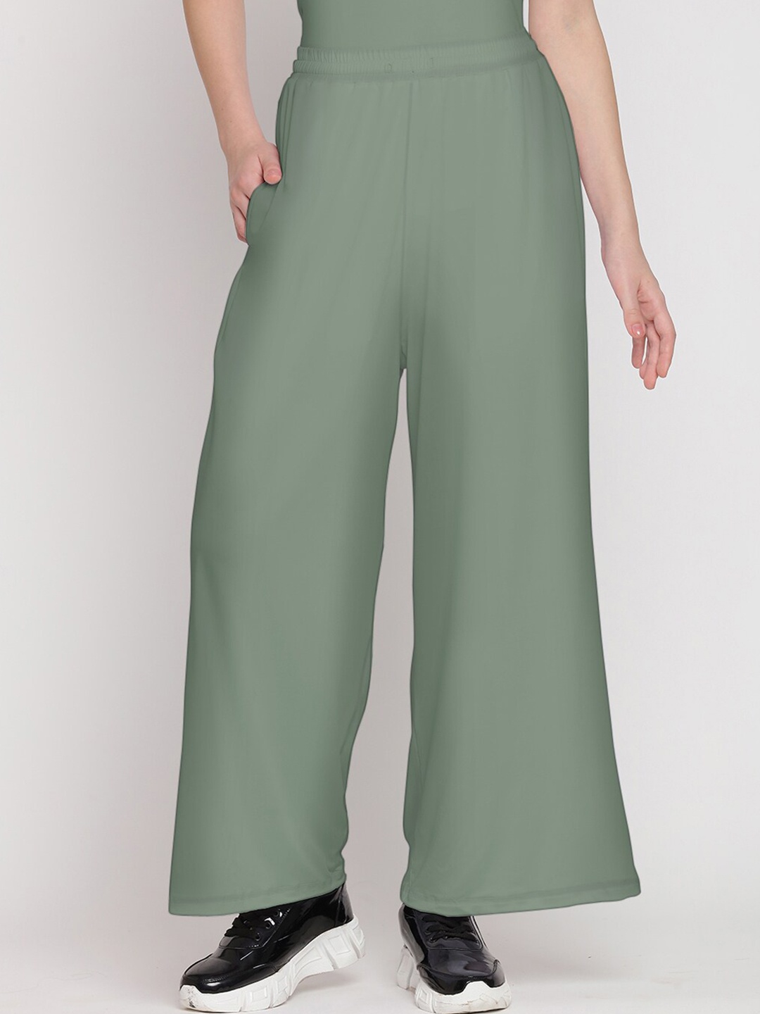 

Wearjukebox Women High Rise Parallel Trousers, Green