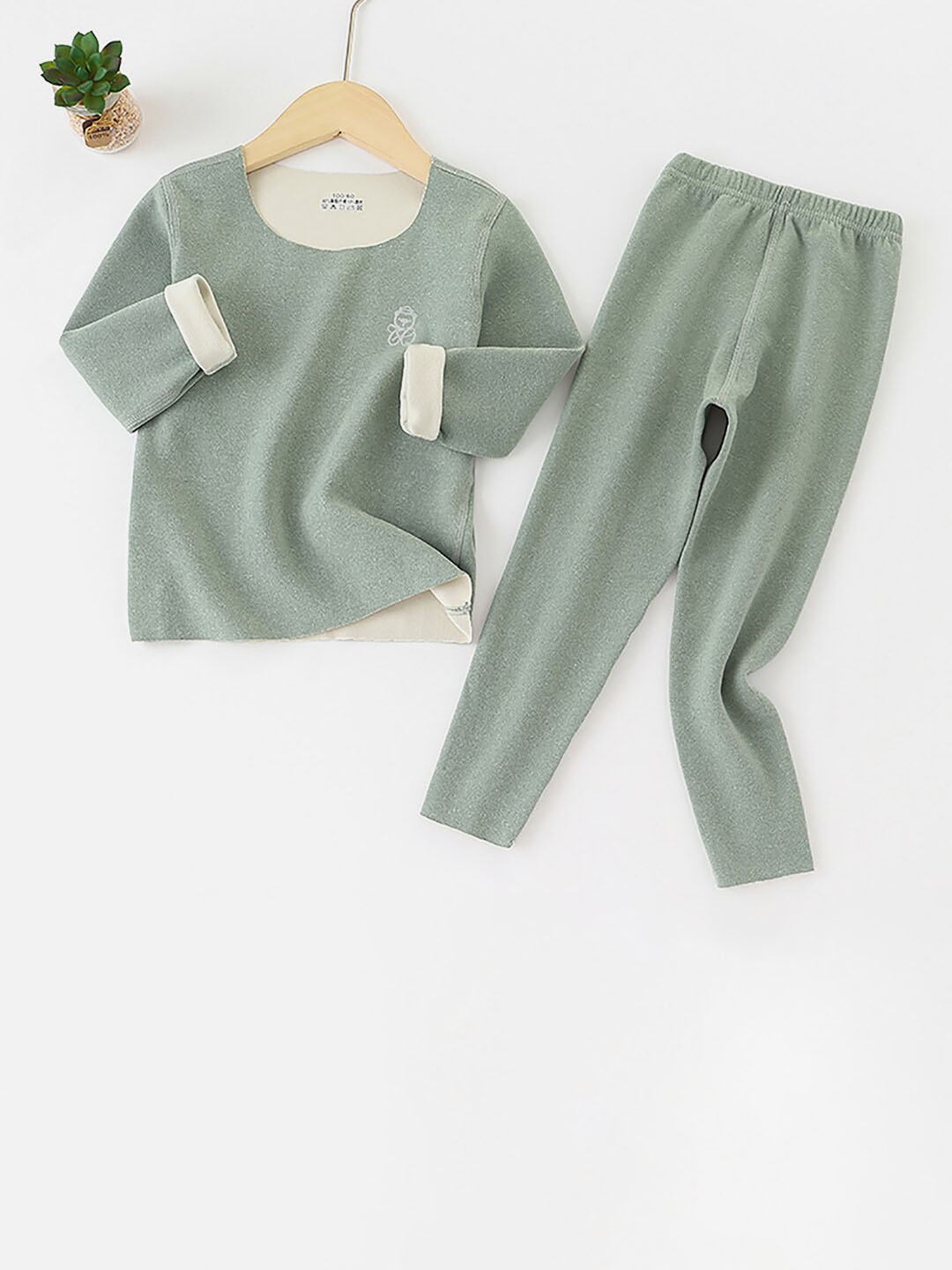 

Little Surprise Box LLP Kids Winter Thermal Set, Green