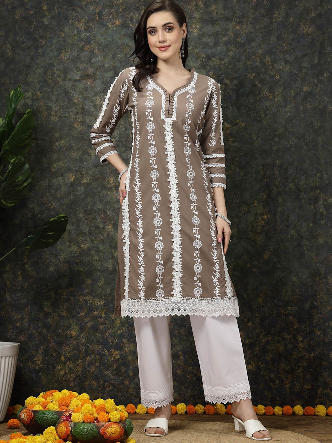 

plusS Brown & White Ethnic Motifs Printed Pure Cotton Straight Kurta