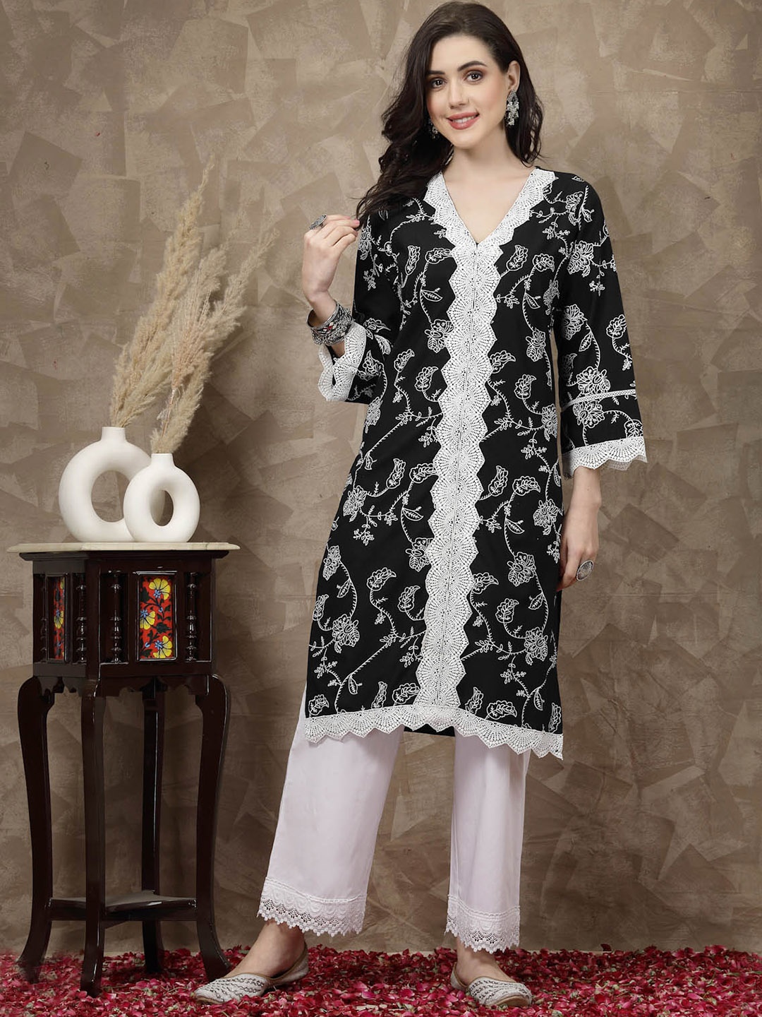 

plusS Black Ethnic Motifs Printed Thread Work Cotton Straight Kurta